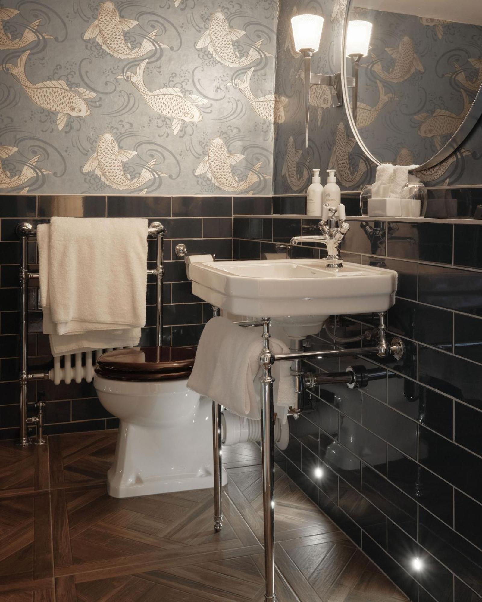 Small Double Room,1652745541:JPEG