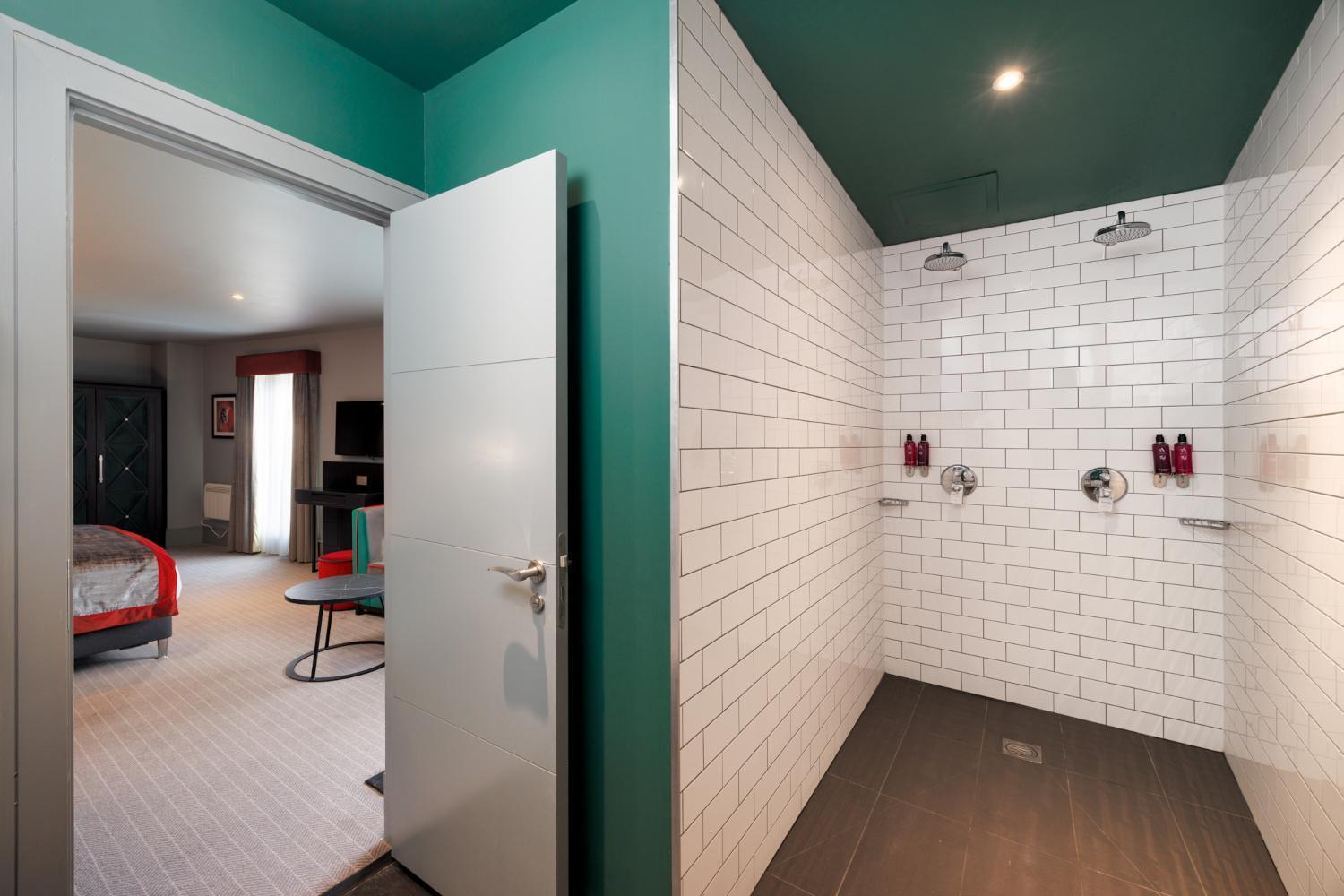 Club Deluxe Double,1652749583:JPEG