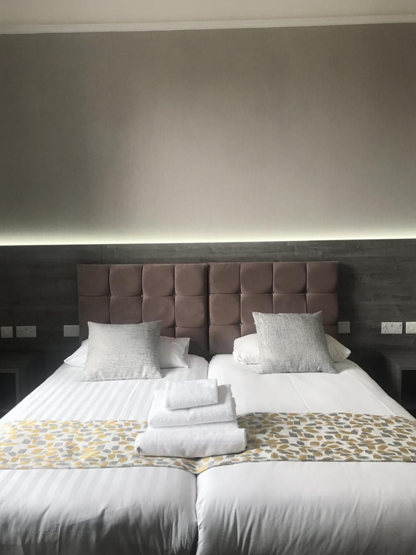 Large Double/Twin Room,1655291568:JPEG