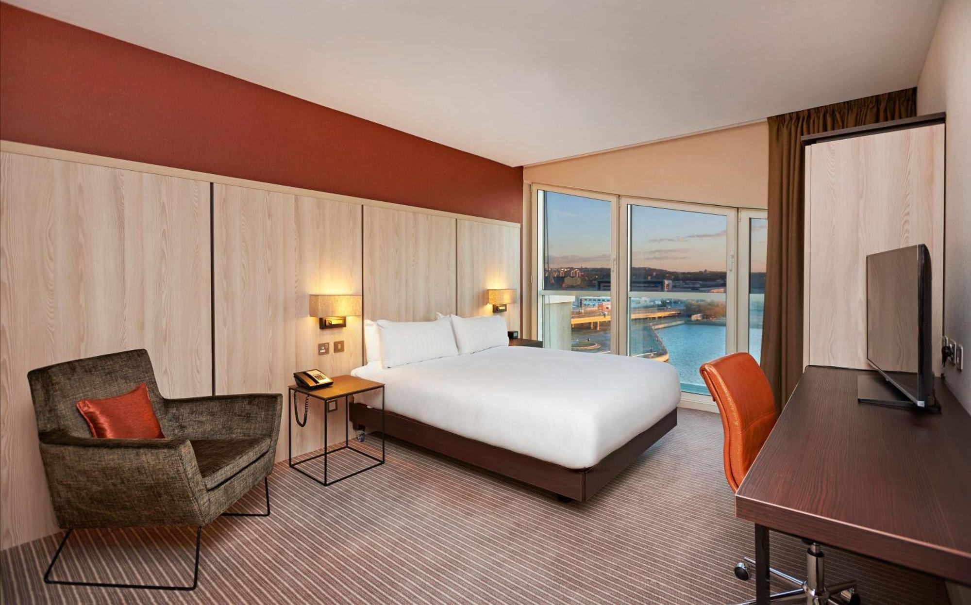 Deluxe Queen Room with View,1695739033:JPEG