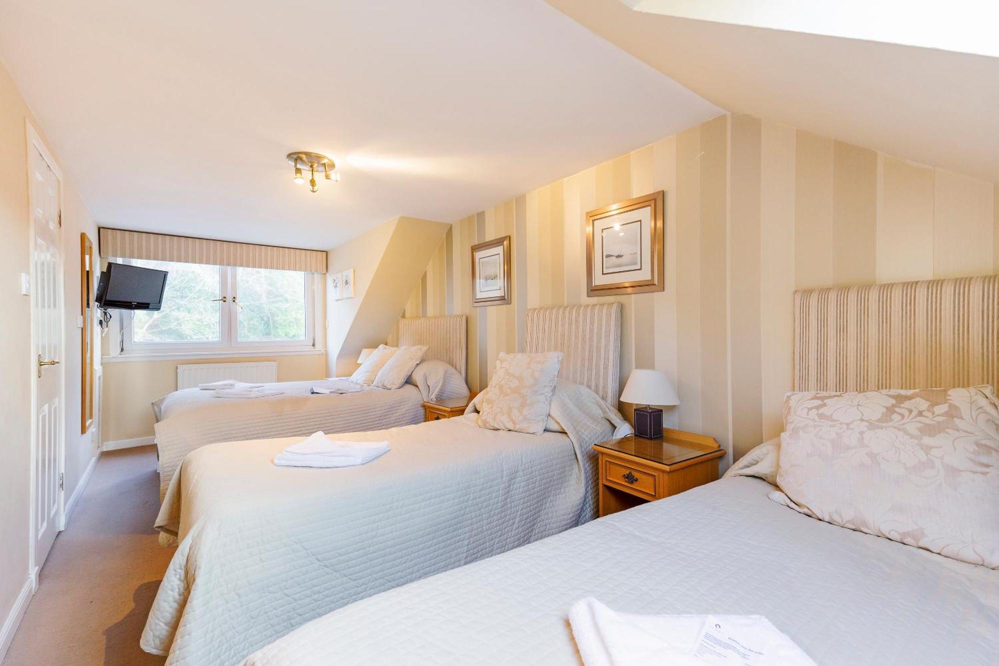 Standard Quadruple Room,1657860809:JPEG