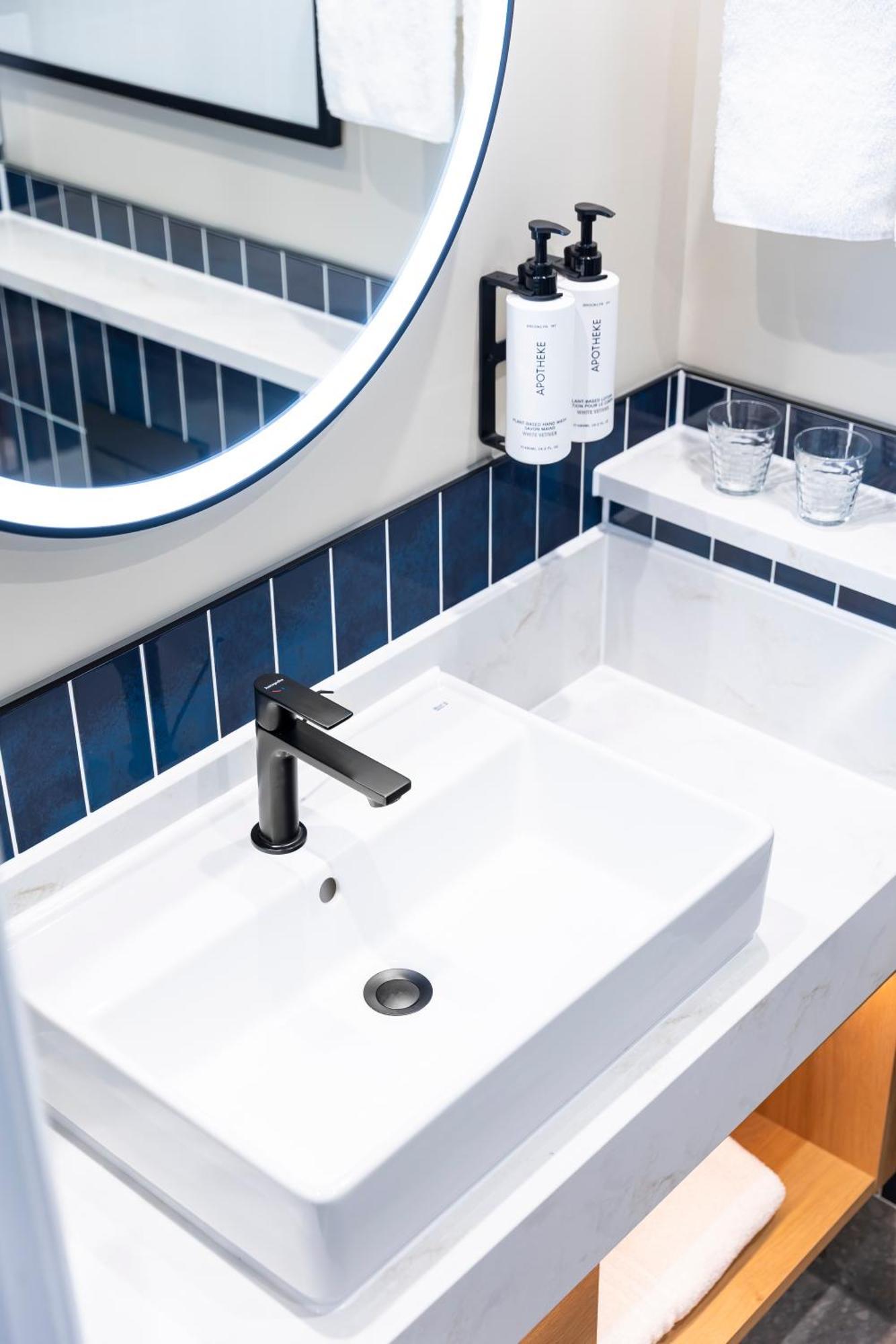 Standard Super King Room with View,1658068173:JPEG