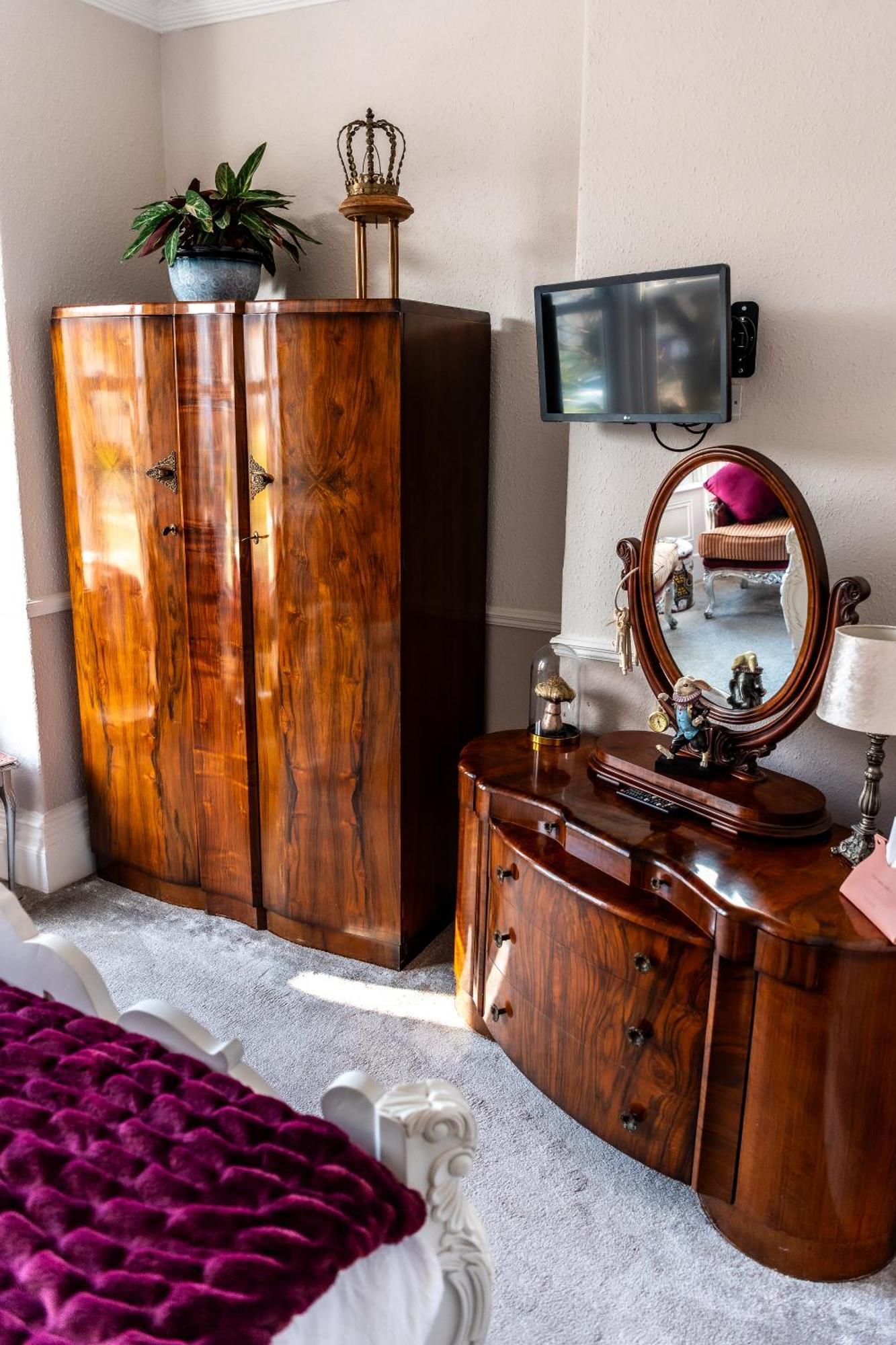 Superior King Room,1658076887:JPEG