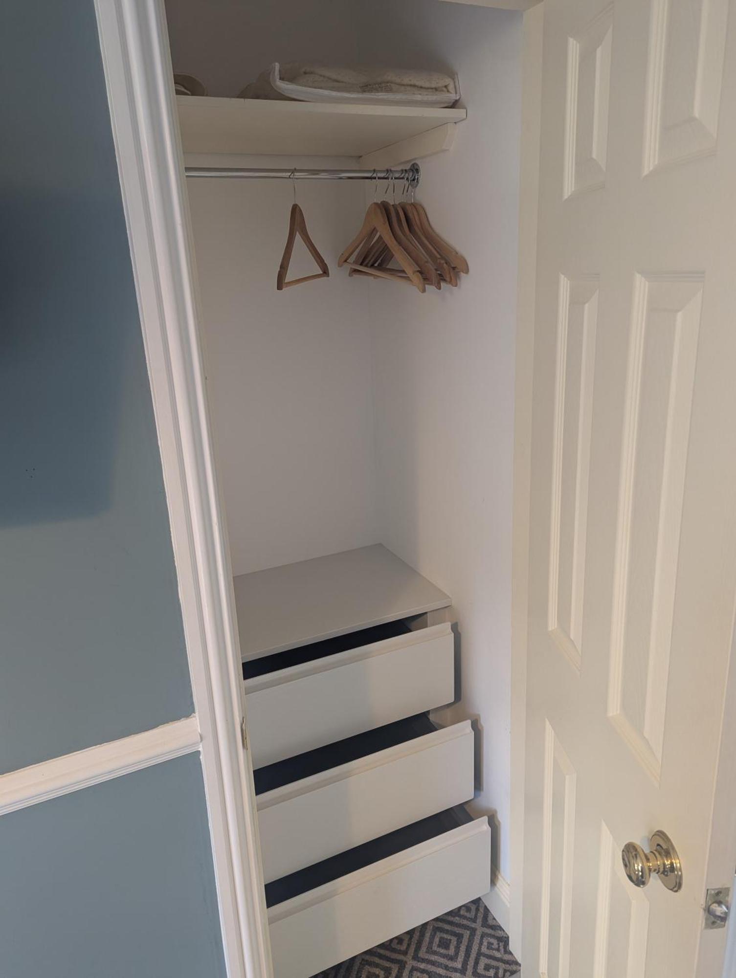 Small Double Room,1658087275:JPEG