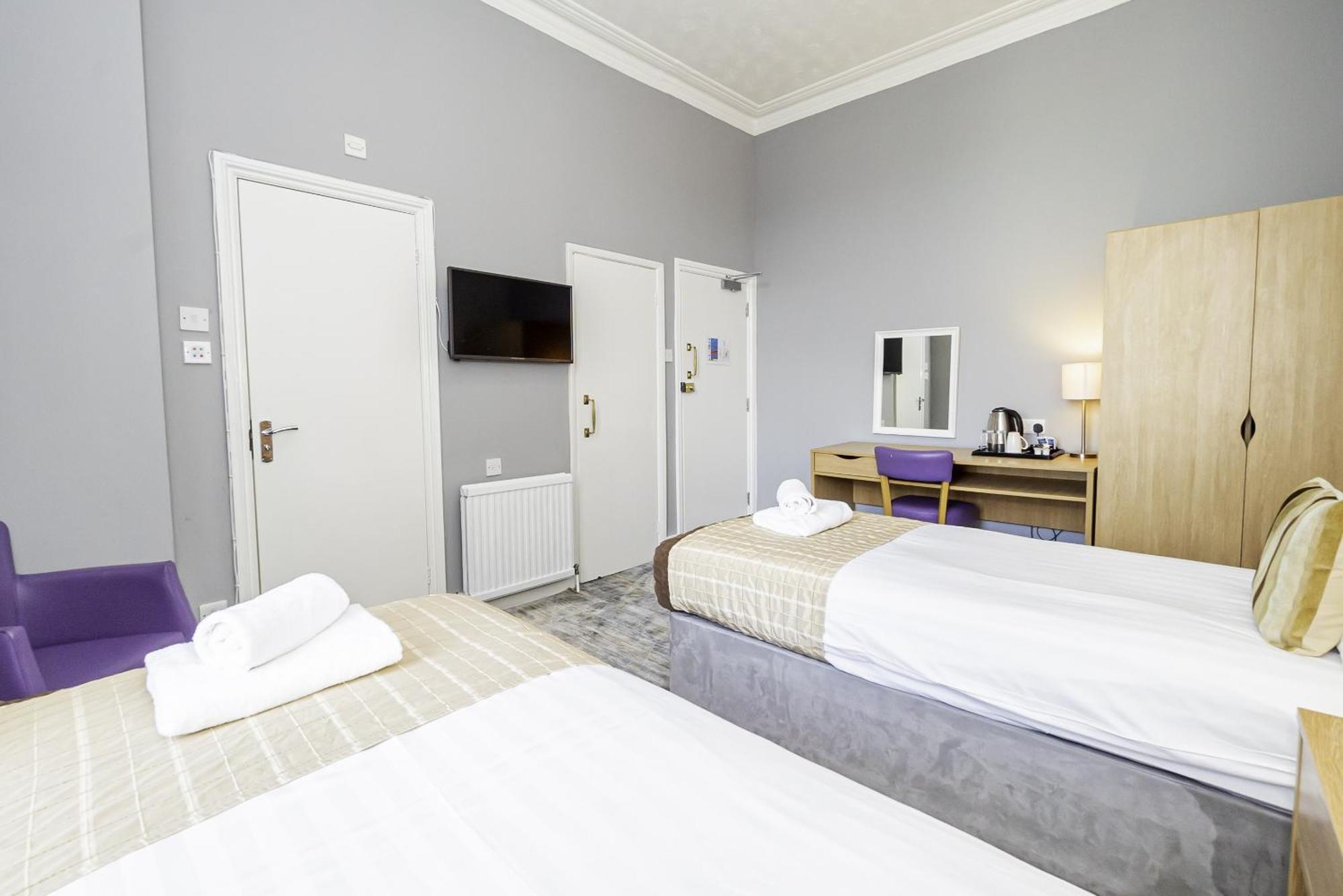 Twin Room,1660316736:JPEG