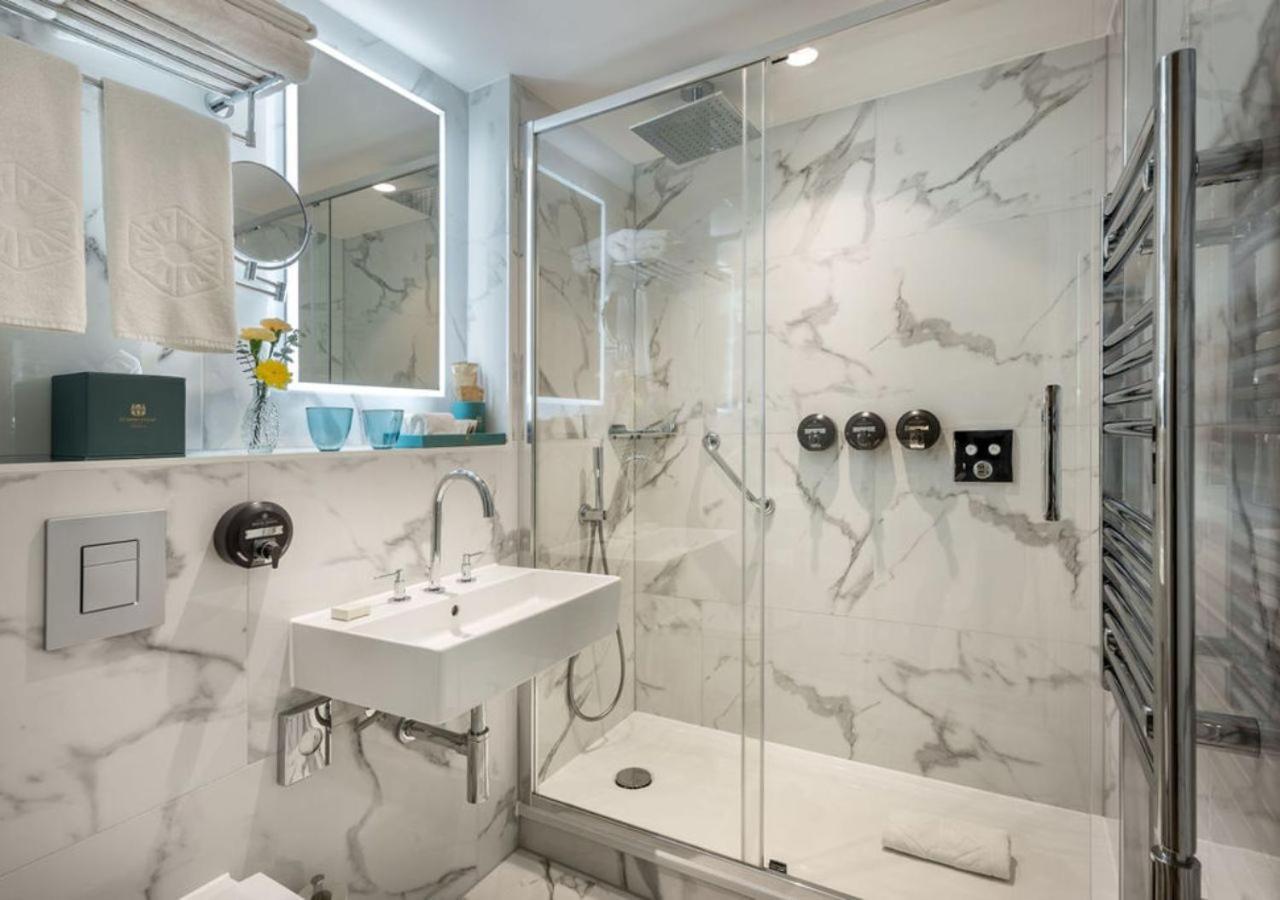 Superior Room,1722881081:JPEG