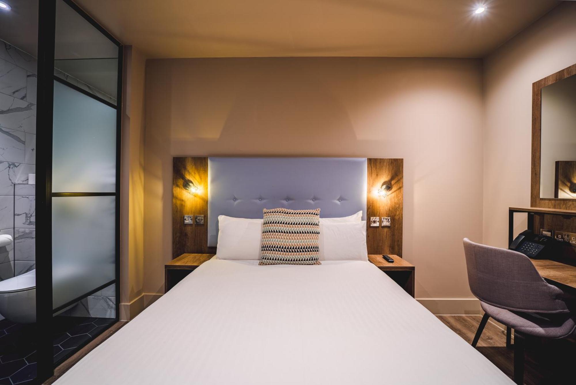 Double Room without Window,1662393678:JPEG