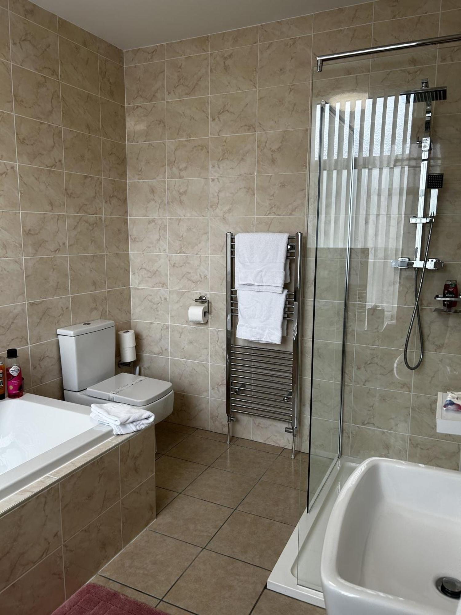 Deluxe King Room,1662976919:JPEG