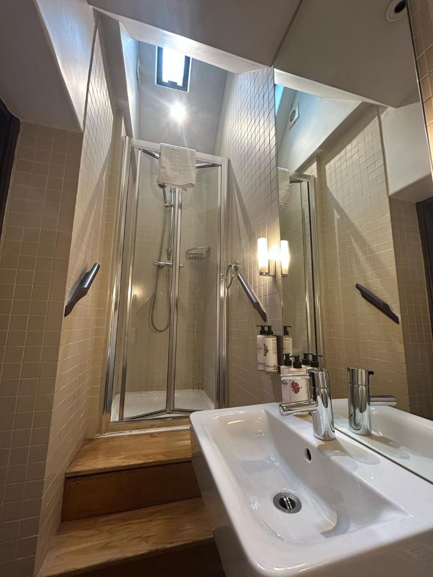 Classic Single Room