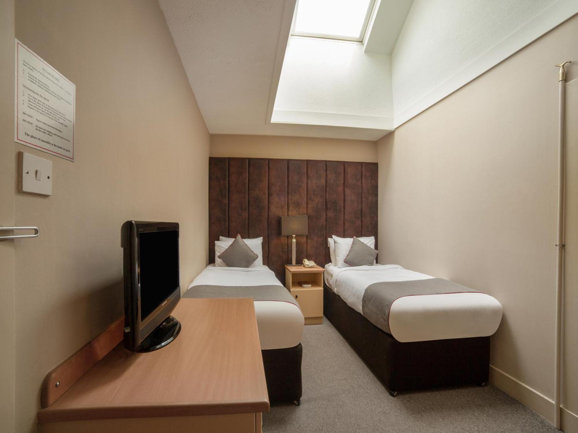 Standard Twin Room