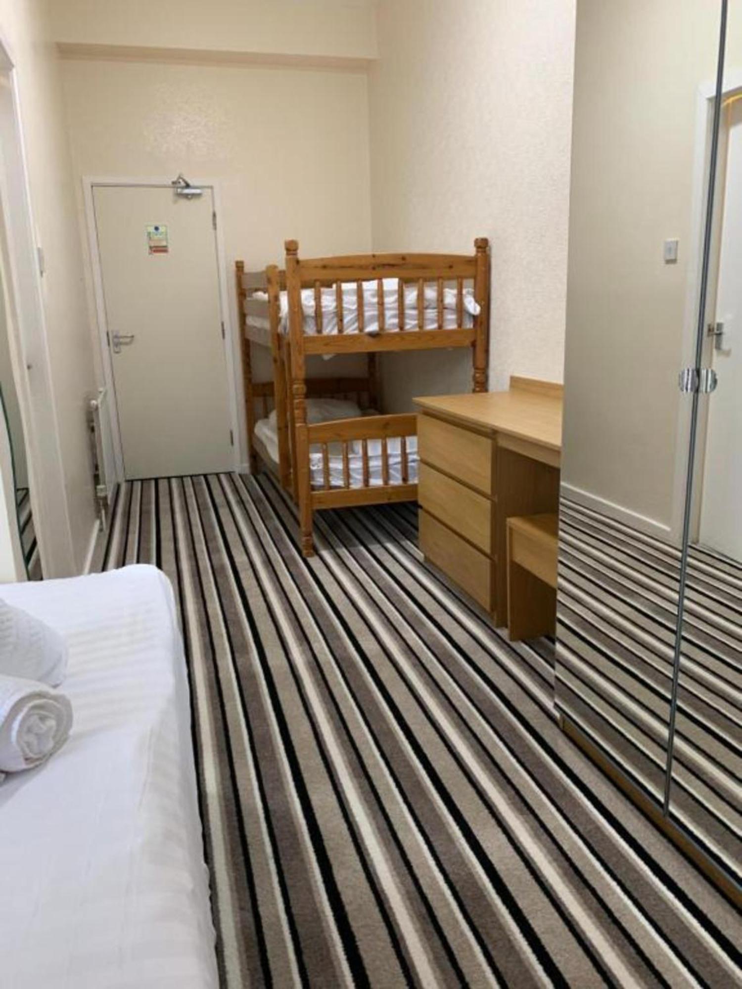 Superior Family of 5 Room,1663026740:JPEG