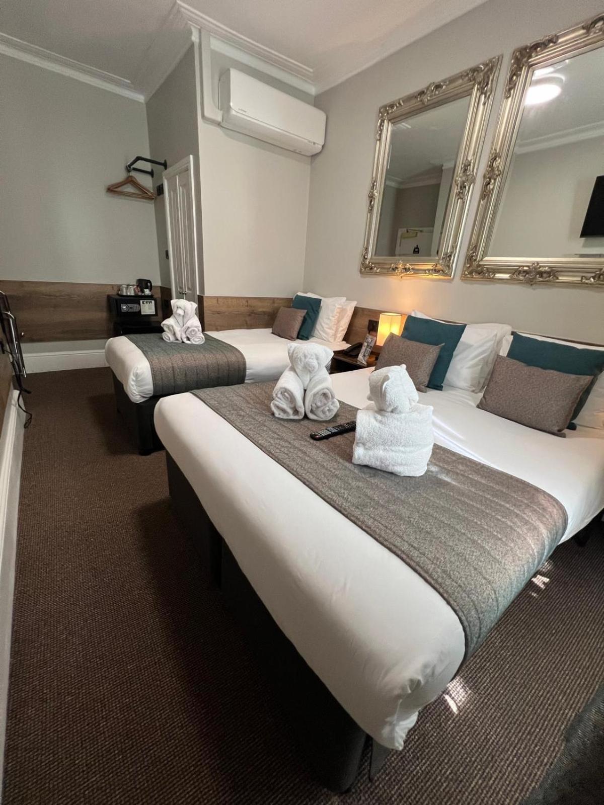 Triple Room with Garden View