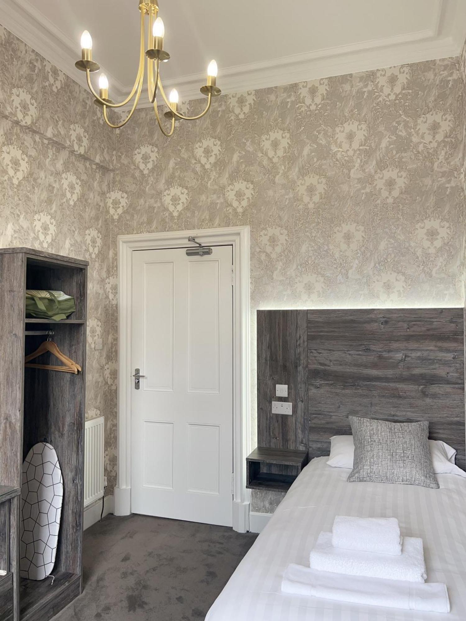 Standard Single Room with Shared Bathroom,1664649146:JPEG