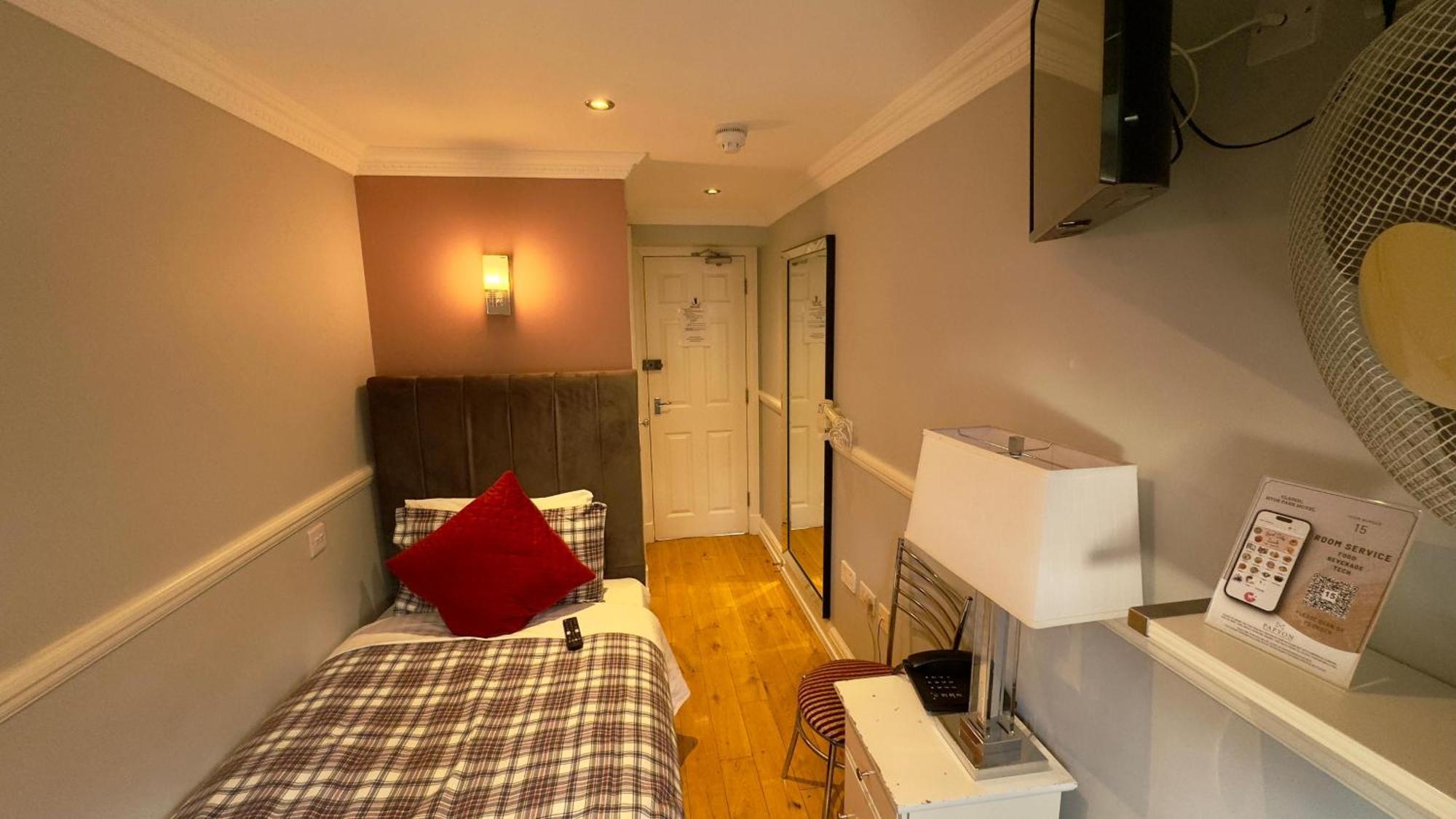 Standard Single Room,1666655979:JPEG