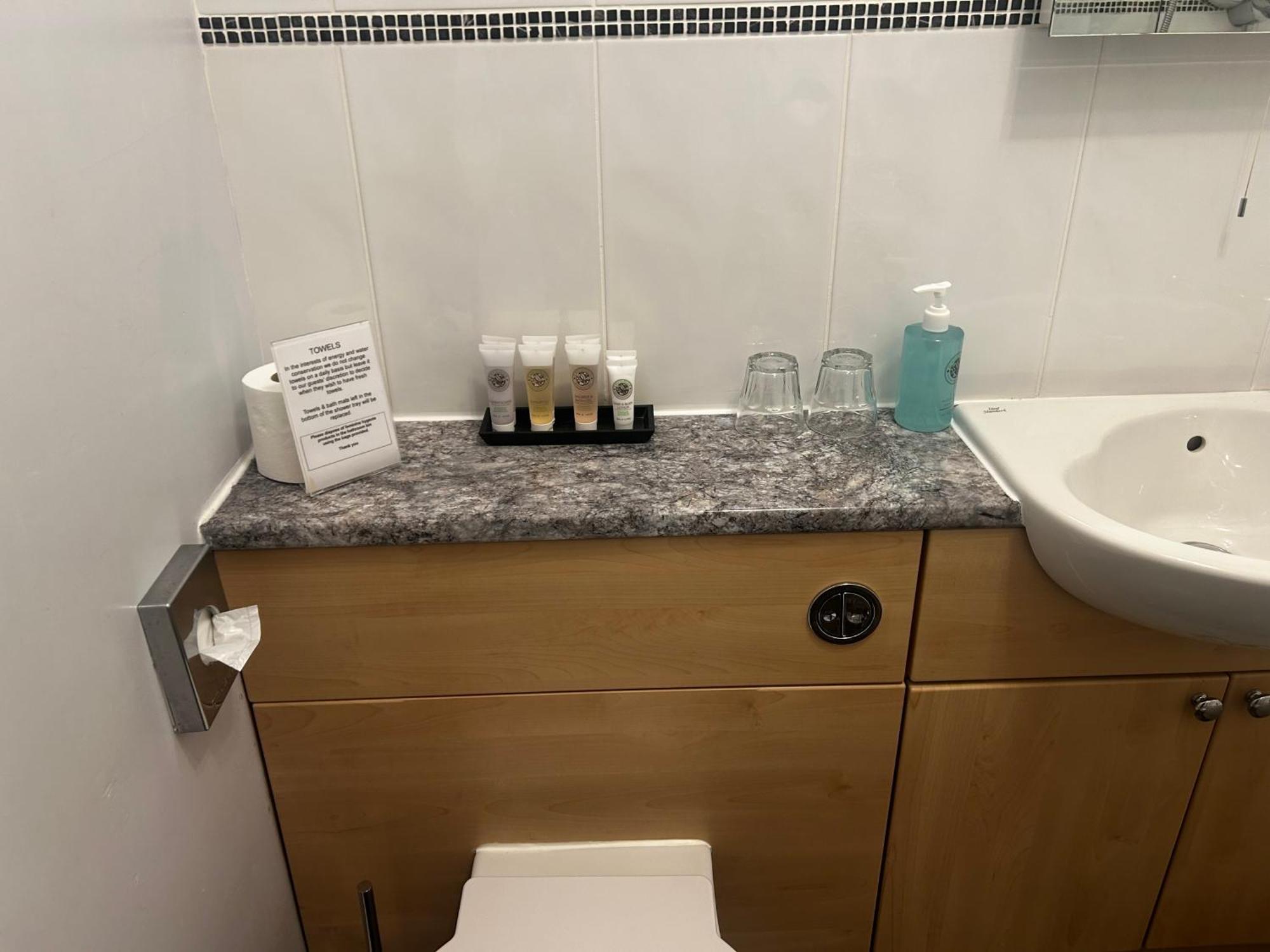 Deluxe Double Room with Sea View - Not Pet Friendly,1666752480:JPEG