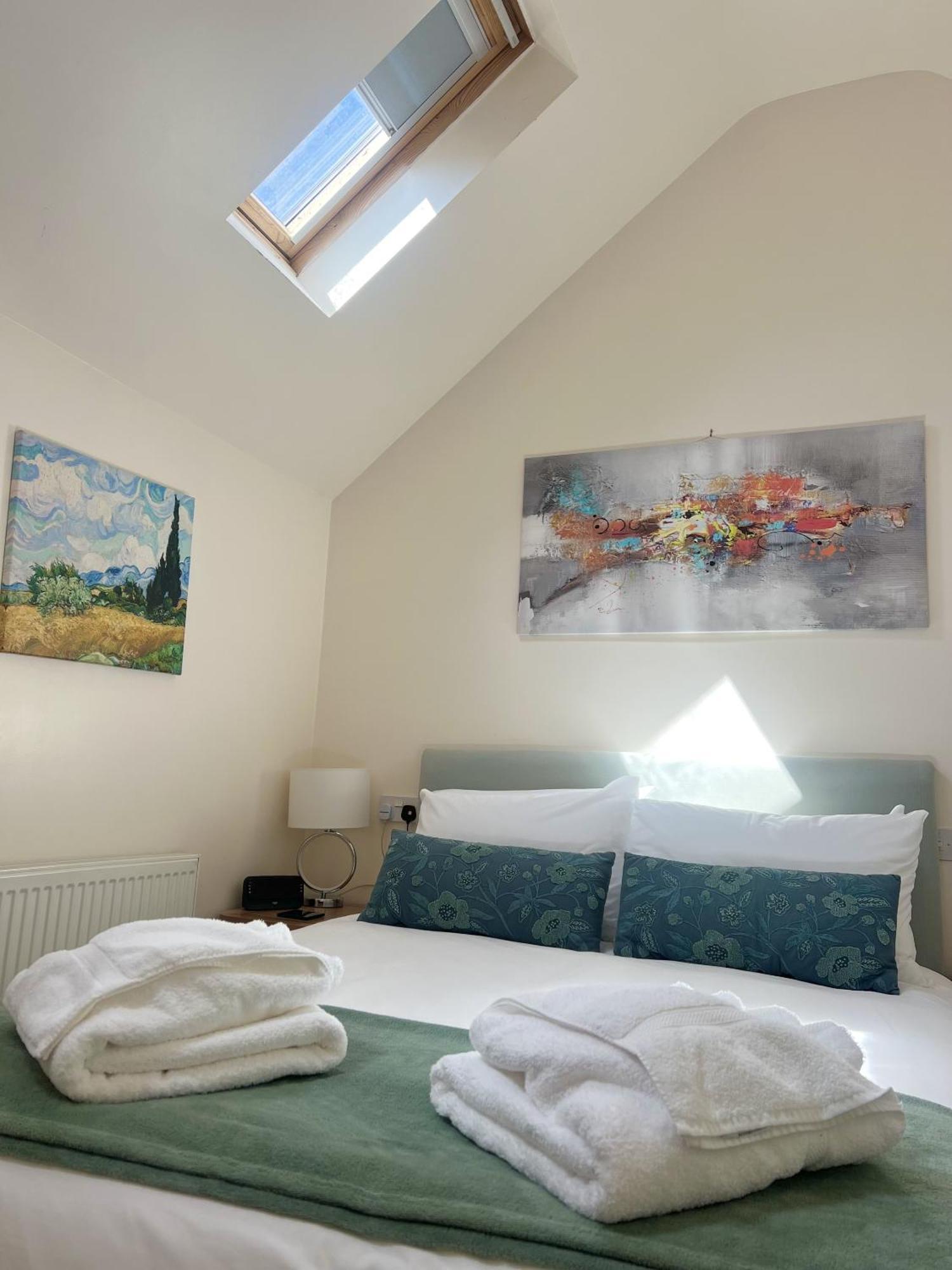 Deluxe Double Room with Shower,1668111073:JPEG