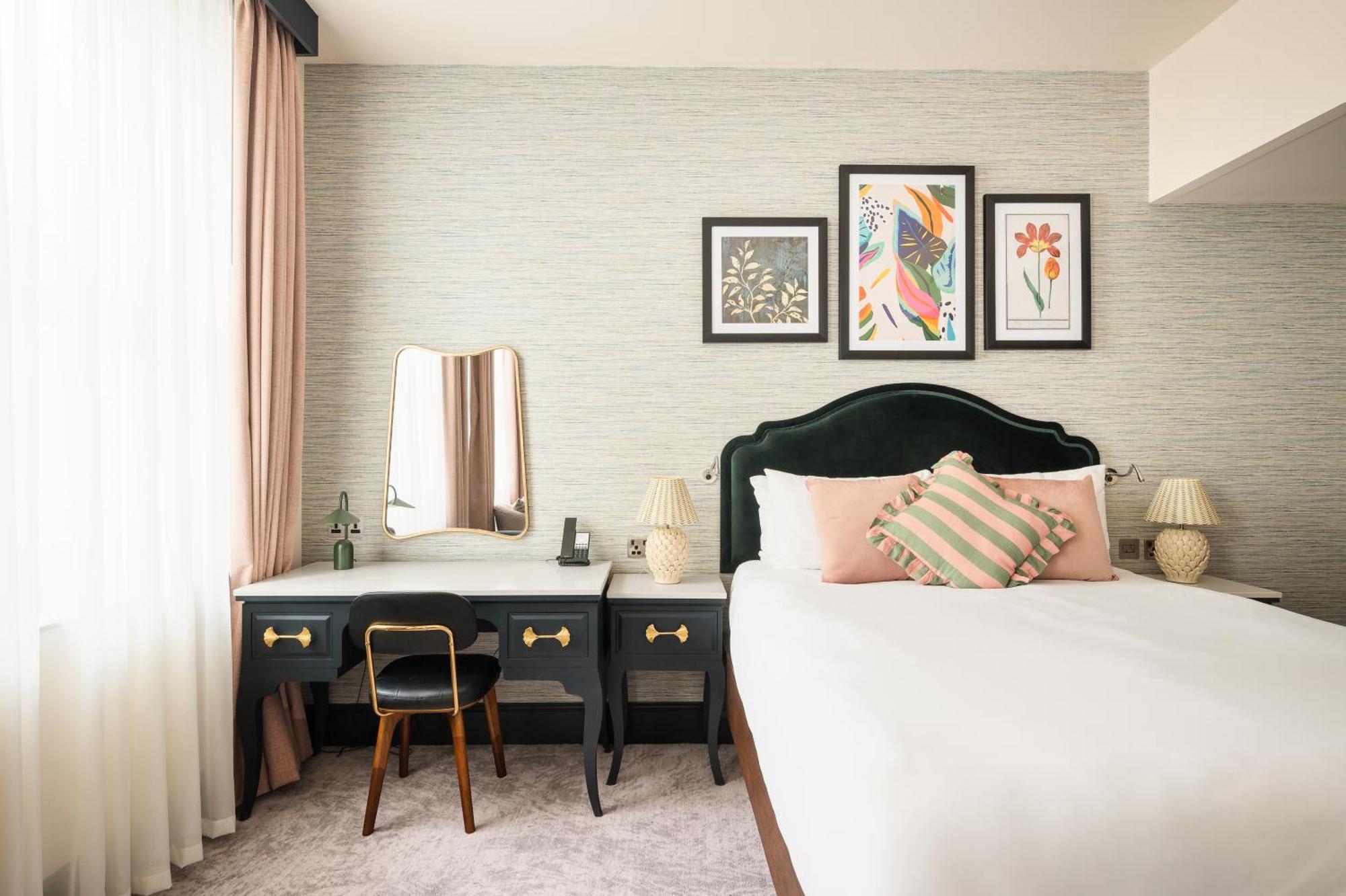 Premium Queen Room,1665412567:JPEG