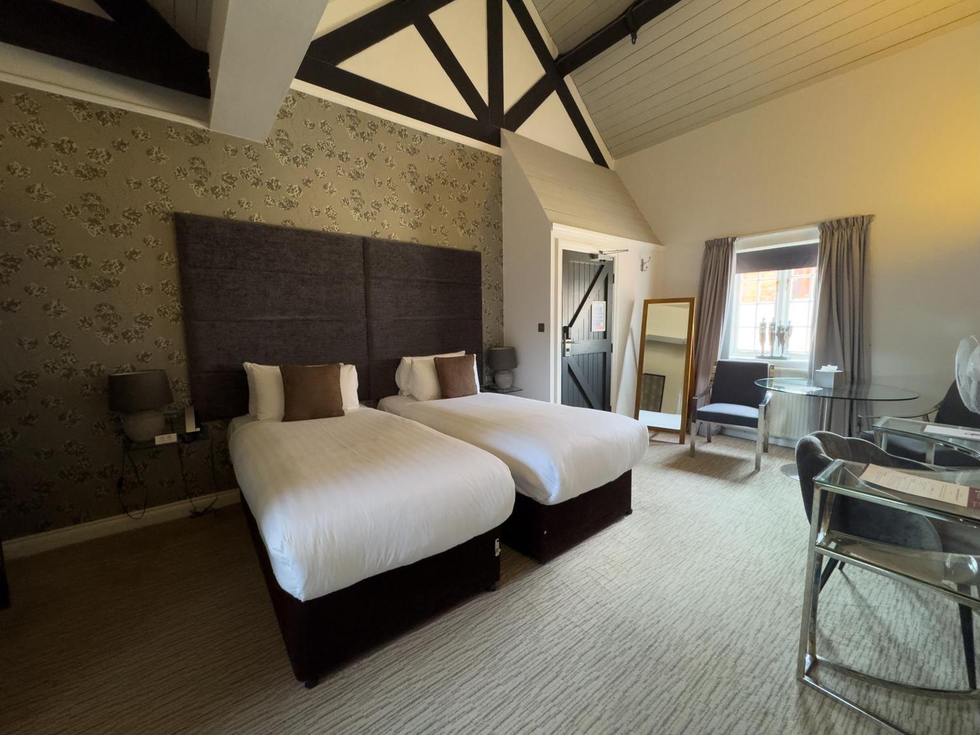 Executive Twin Room,1673649836:JPEG
