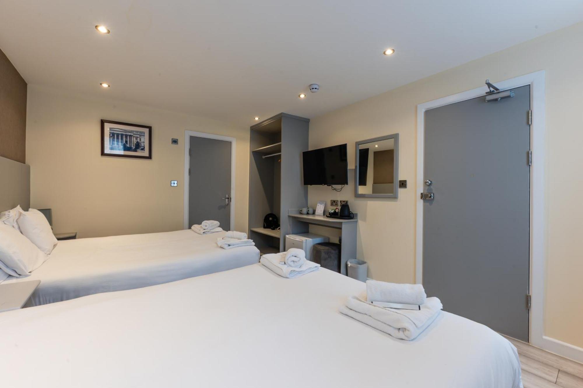 Luxury Quadruple Room,1673930795:JPEG