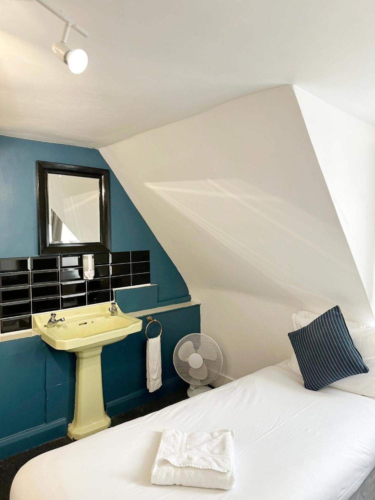 Twin Room with Shared Bathroom