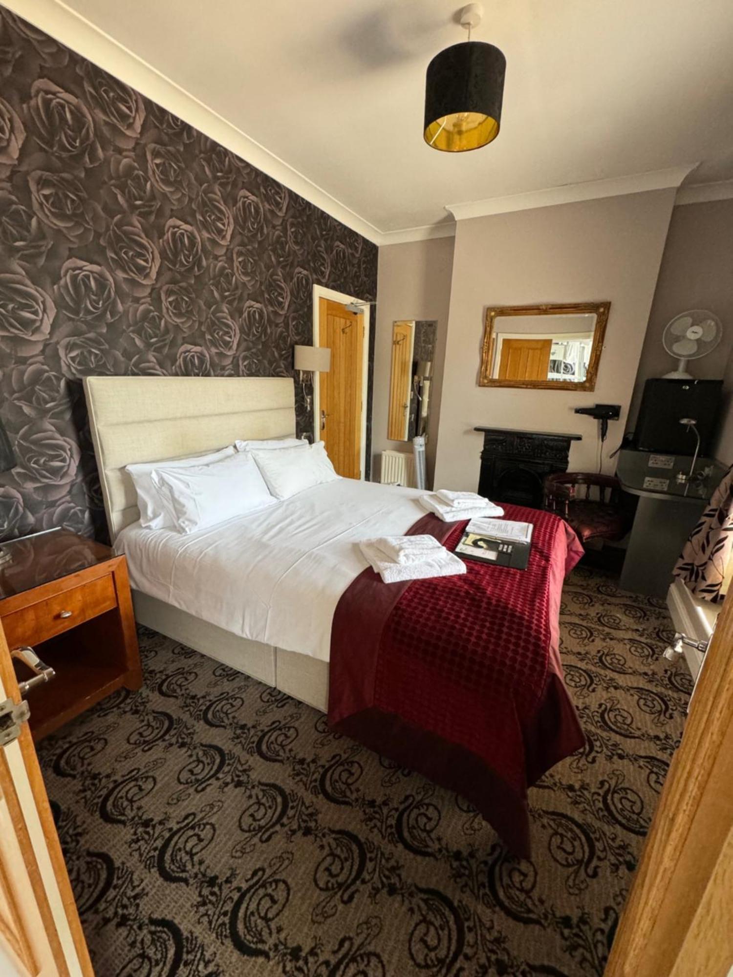 Double Room,1677870623:JPEG