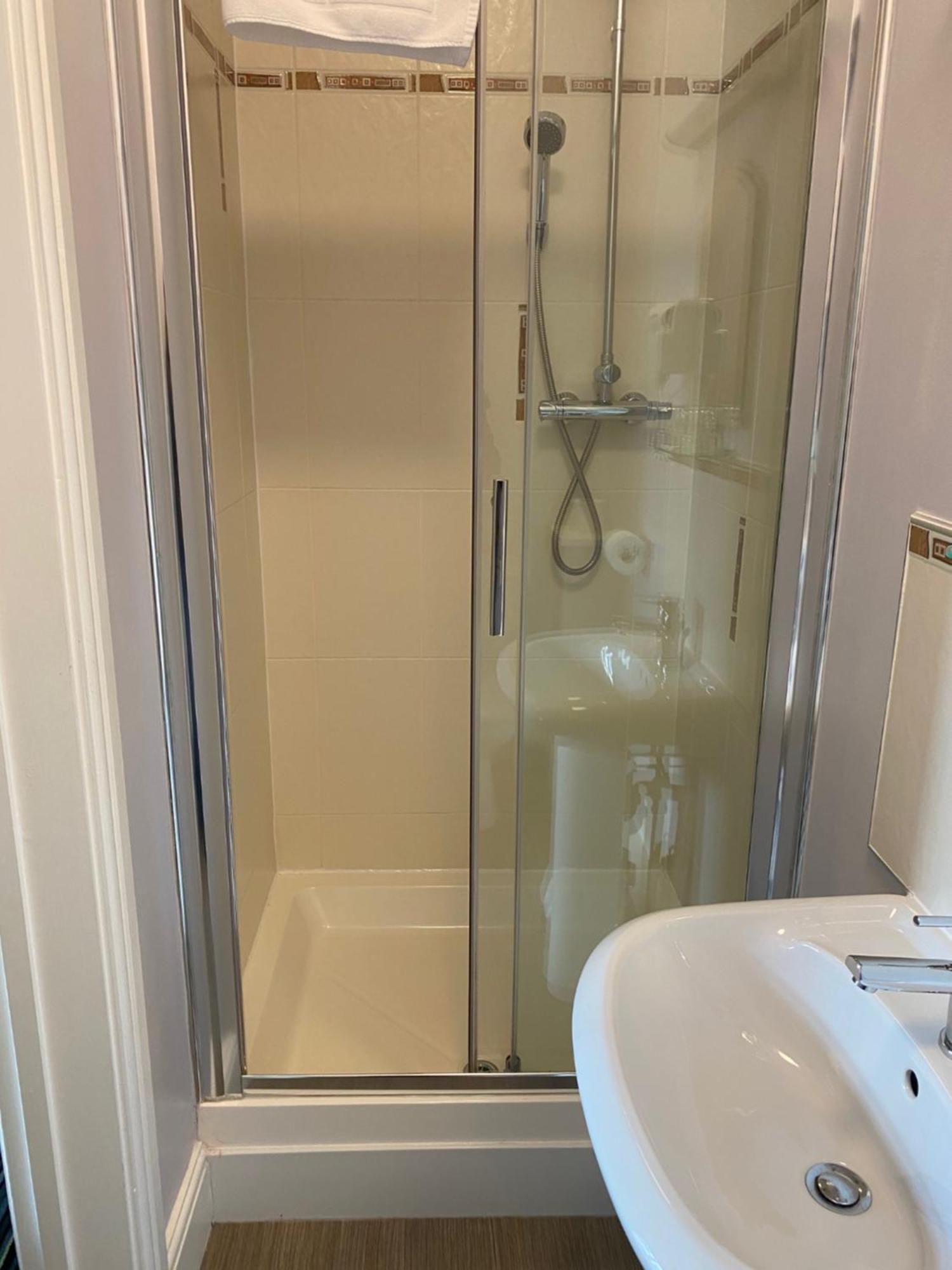 Deluxe Single Room,1681727392:JPEG