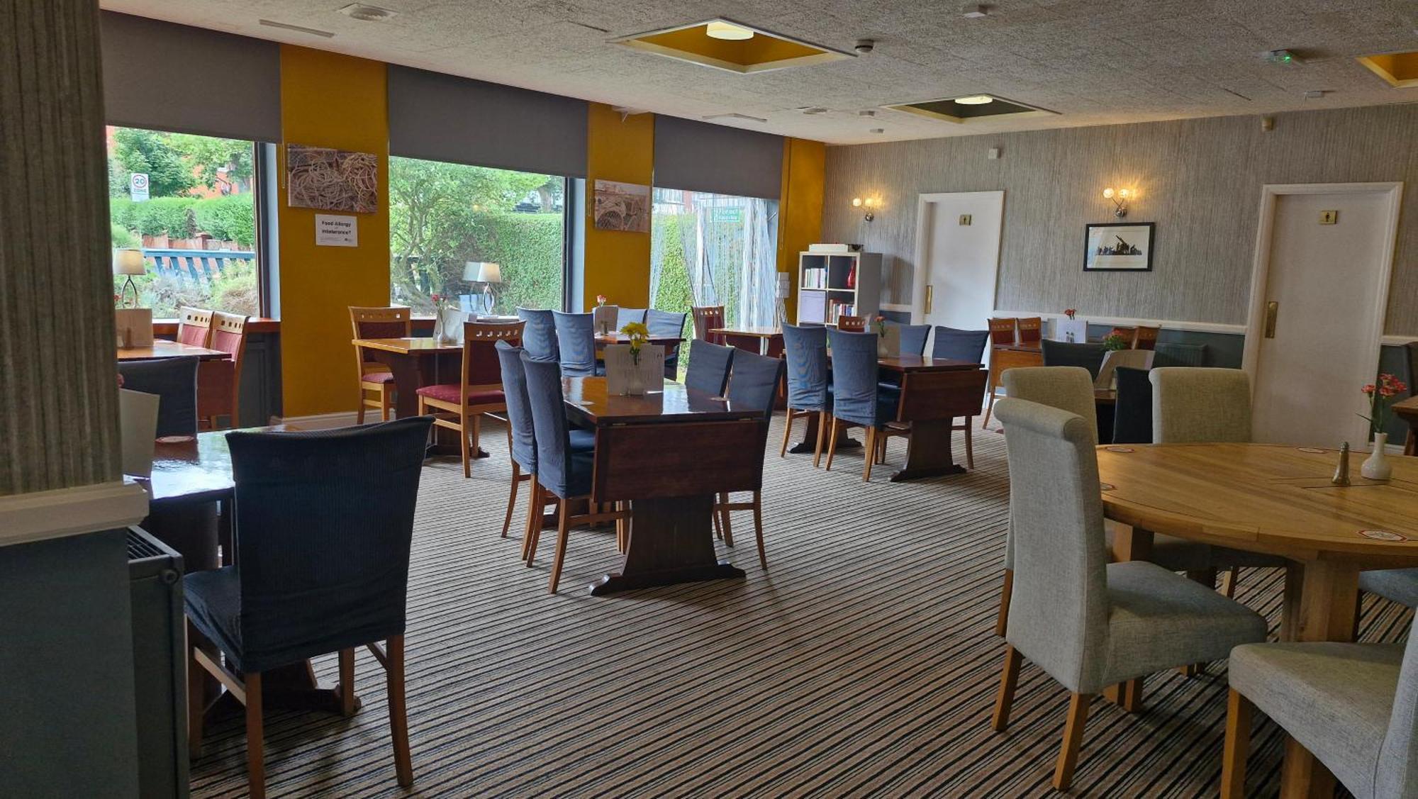 Budget Single Room - 1st Floor - no lift and no dogs