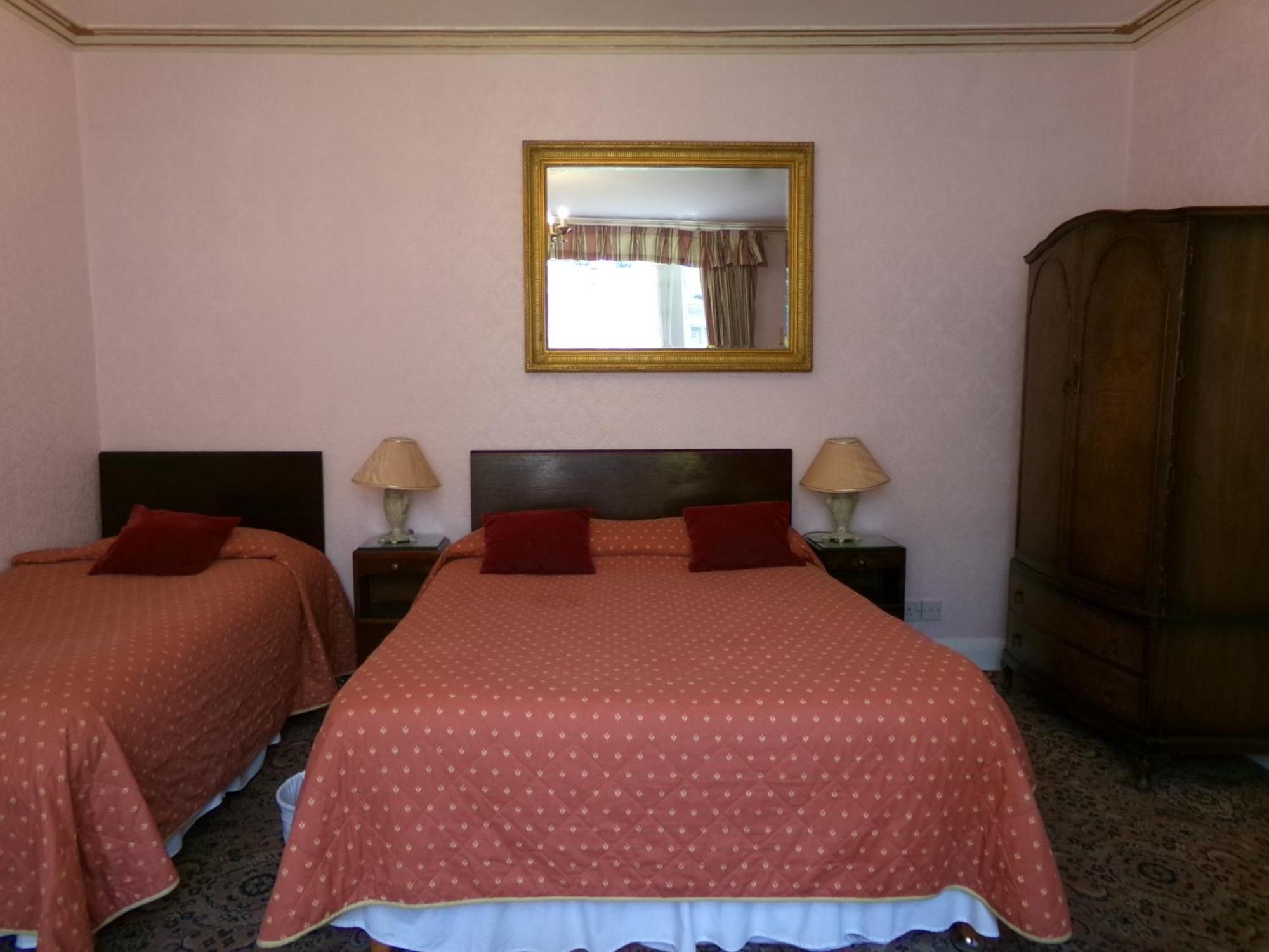 Triple Room,1693280527:JPEG