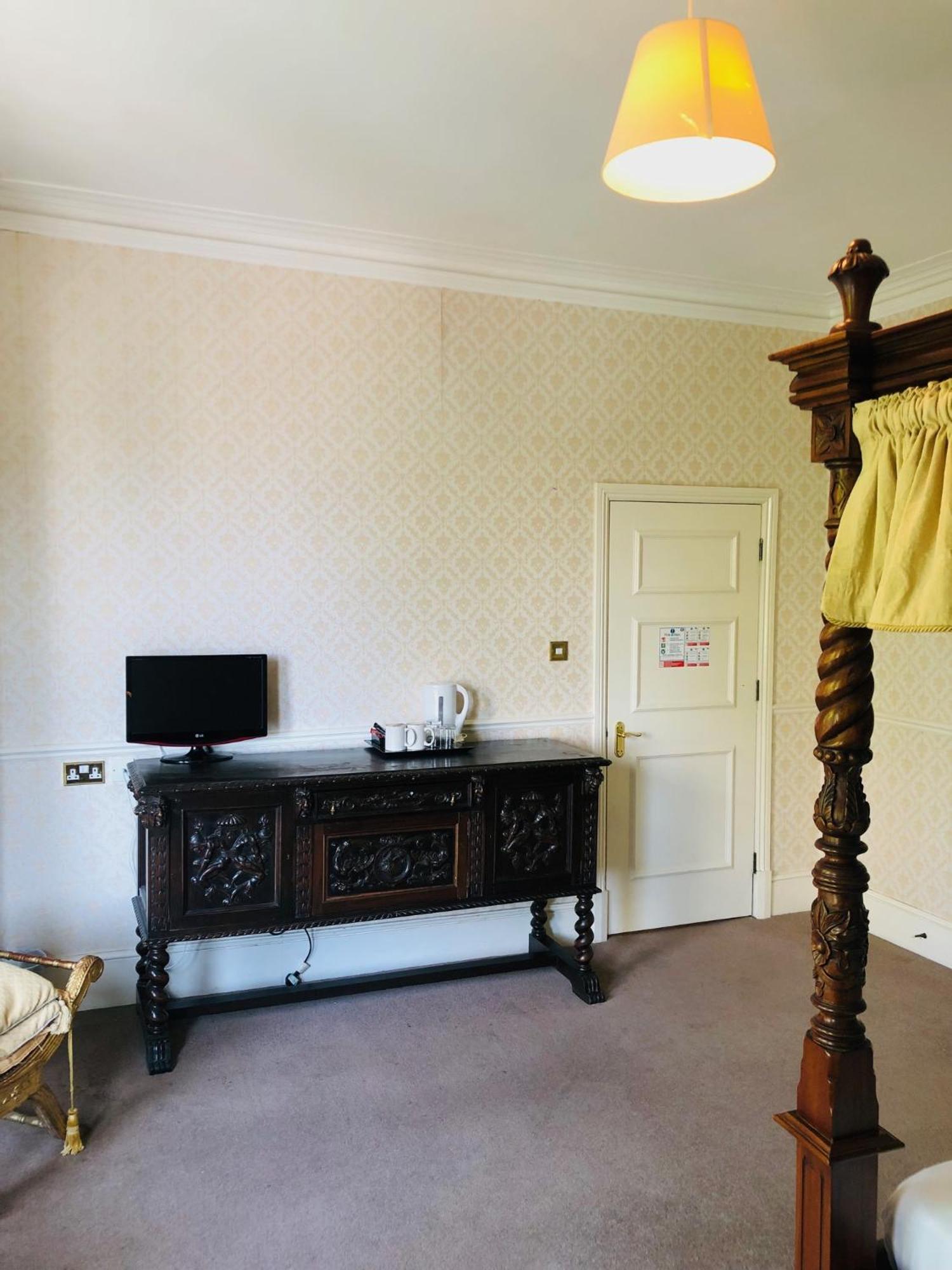 Deluxe Double Room,1692058745:JPEG