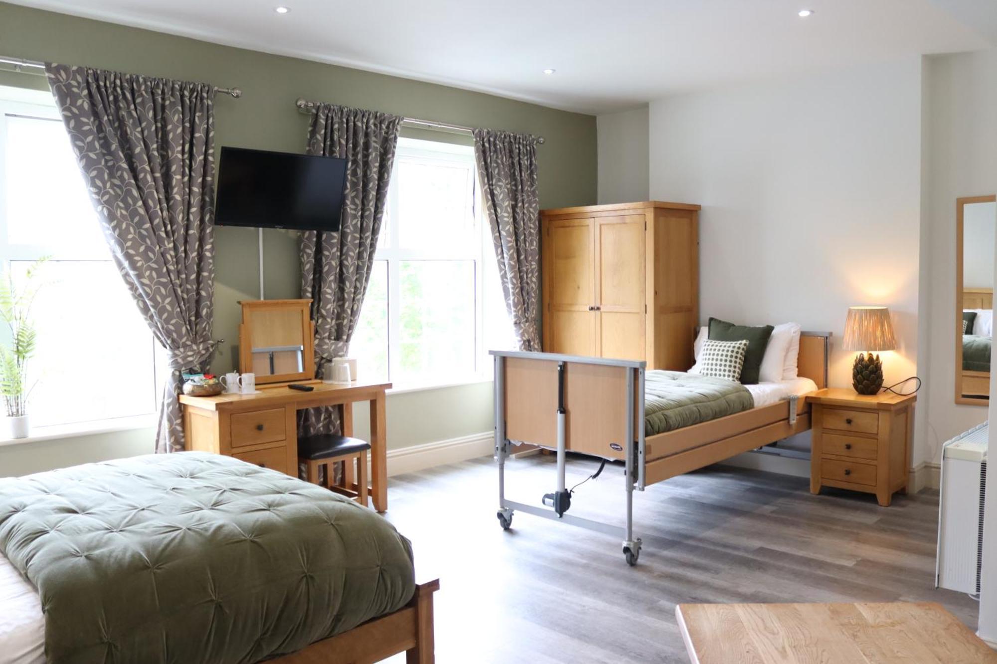 Interconnecting Double Wheelchair Accessible Room,1695766817:JPEG
