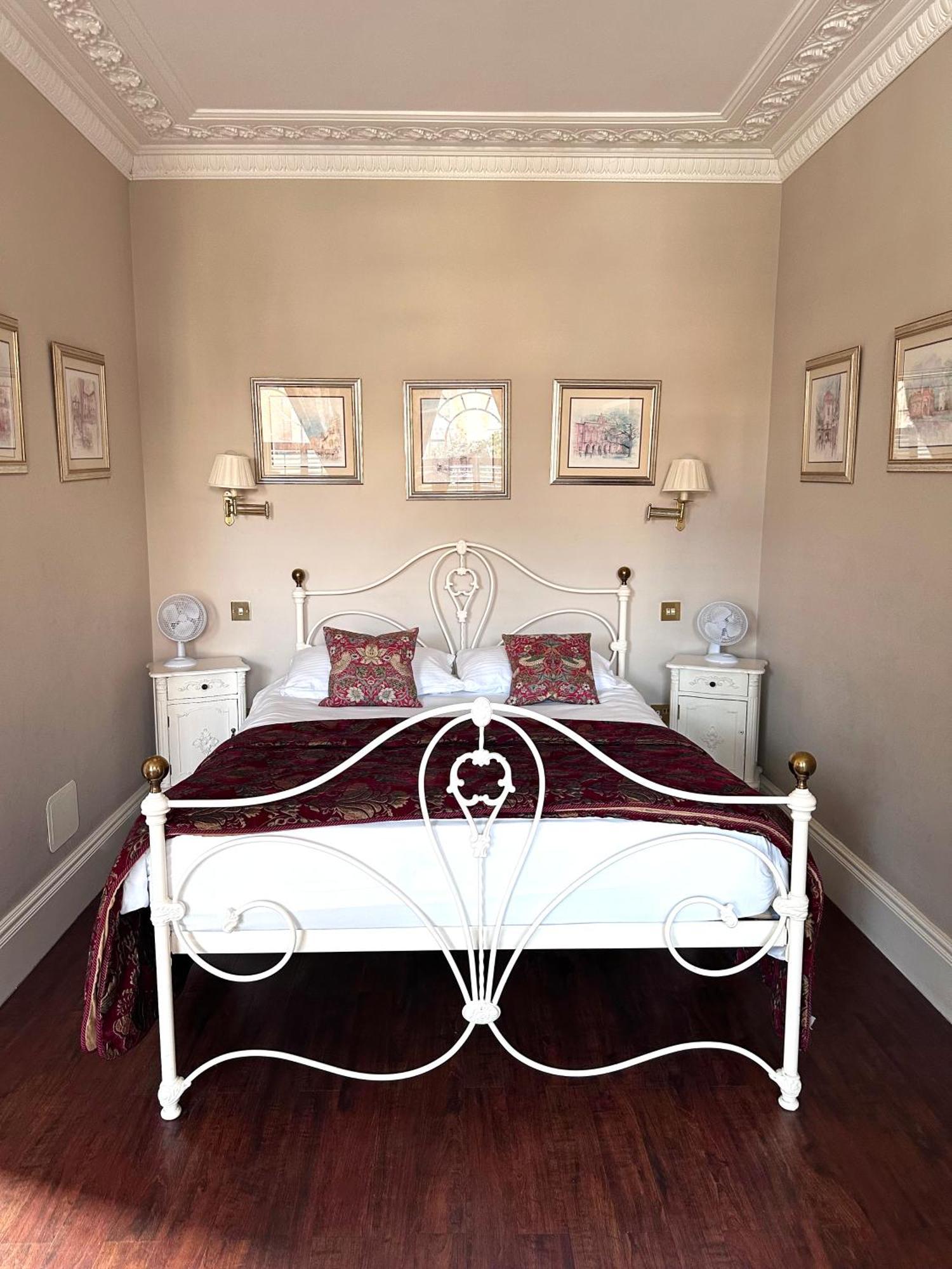 Classic Family Room,1697098142:JPEG