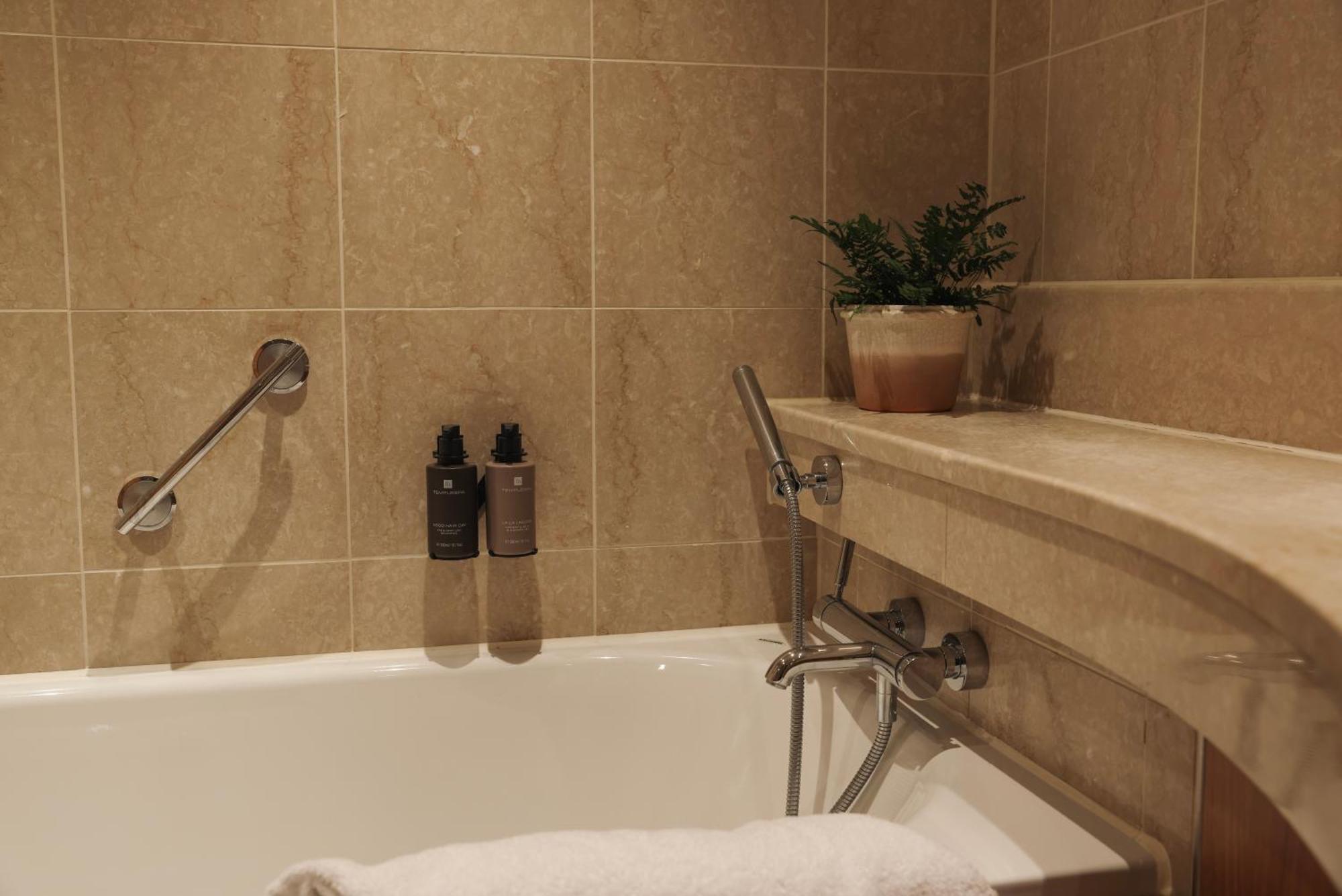 Spacious Double,1697777745:JPEG