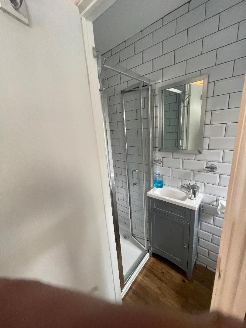 Double Room with Private Bathroom,1739517781:JPEG