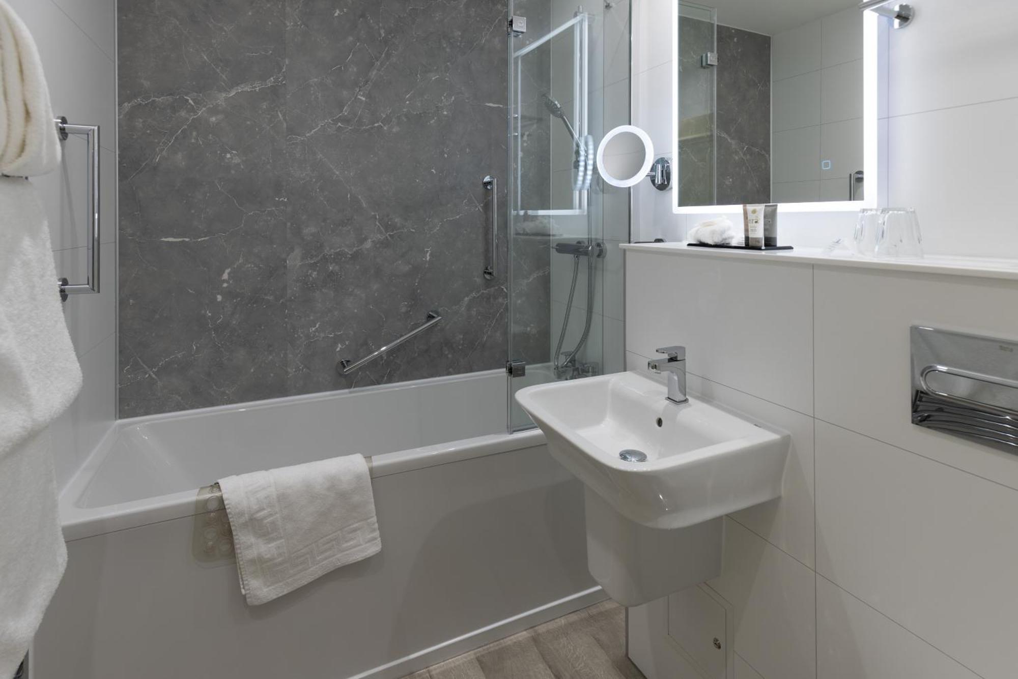 Twin or Family Room with Seaview,1698849084:JPEG