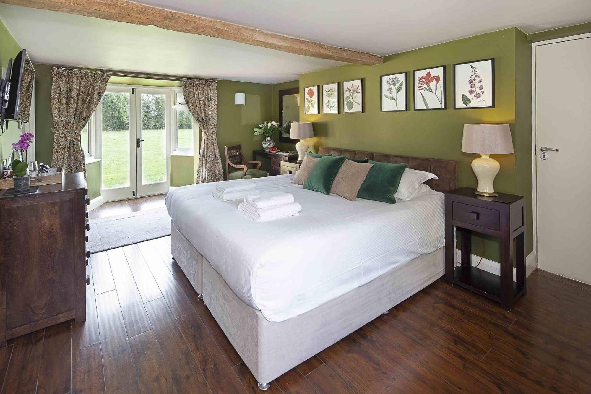 Double or Twin Room with Private Bathroom