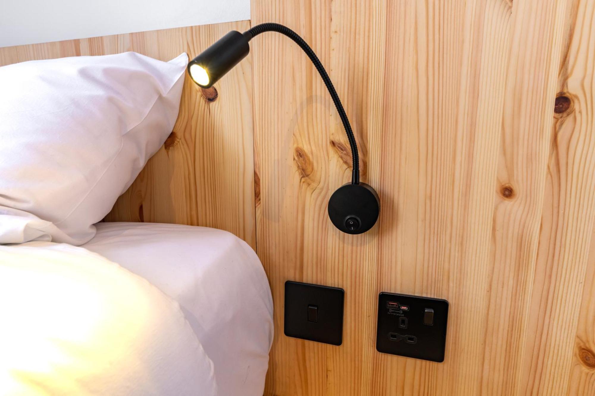 Small Double Room with Window,1703581706:JPEG