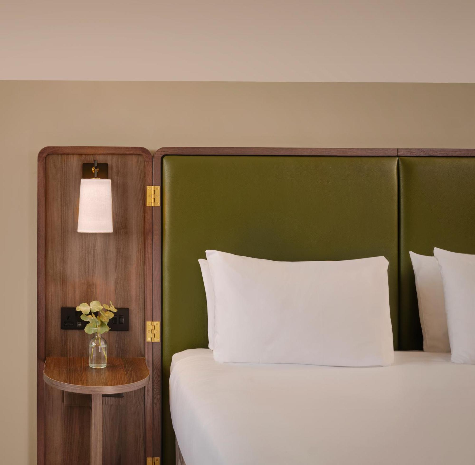 Classic Room 1 Wee Double Bed,1704838123:JPEG