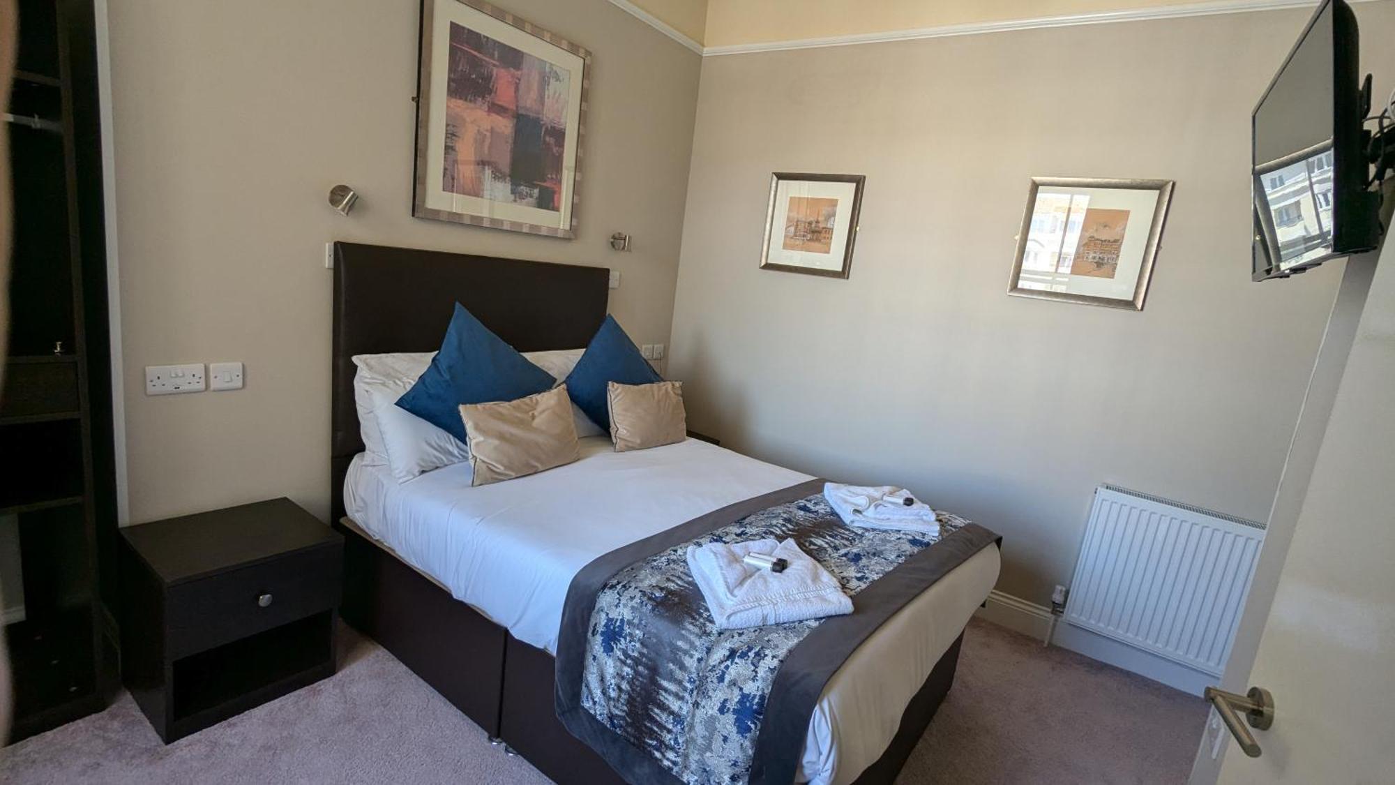 Double Room,1704956053:JPEG