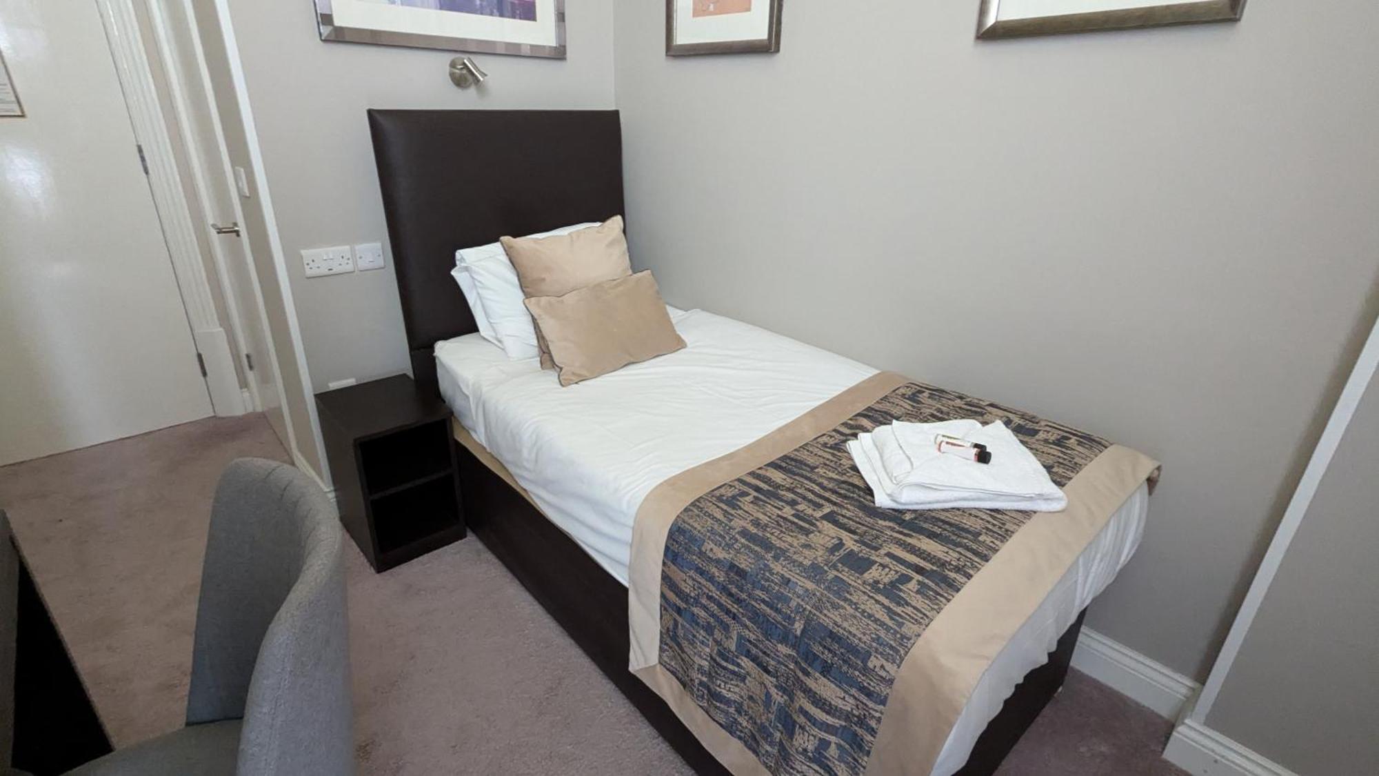 Single Room,1704956062:JPEG