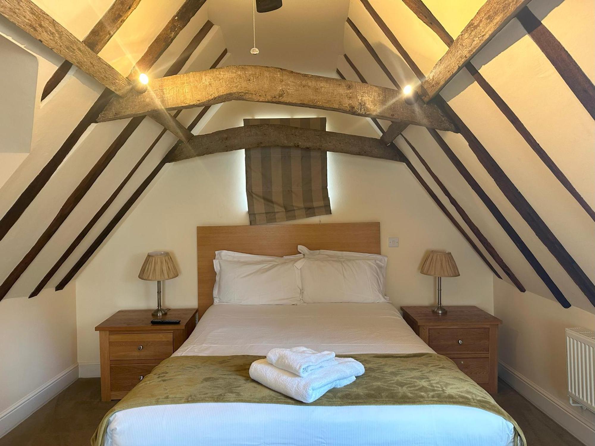 Queen Suite,1710624729:JPEG