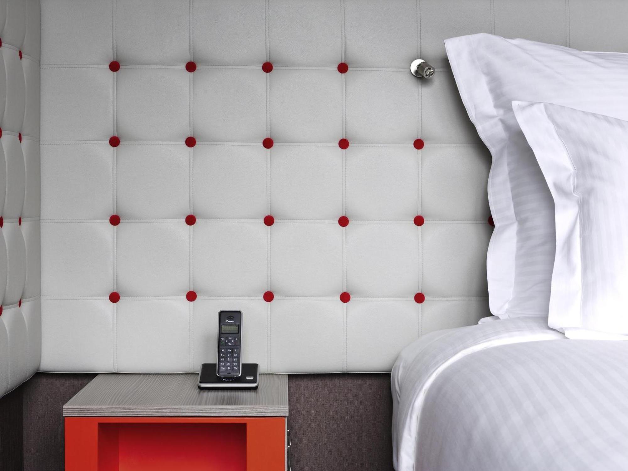 Accessible Room with Two Single Beds,1716968817:JPEG