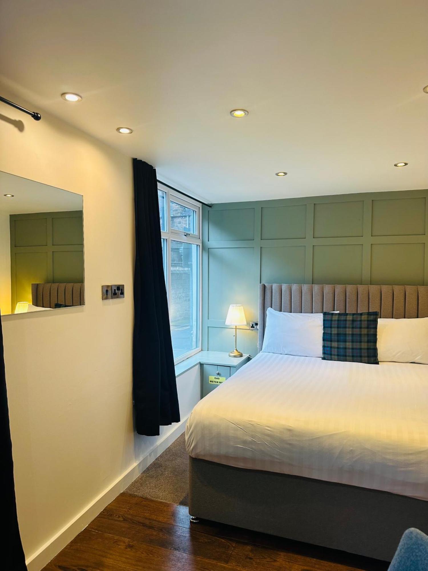 Small Double Room,1717056679:JPEG