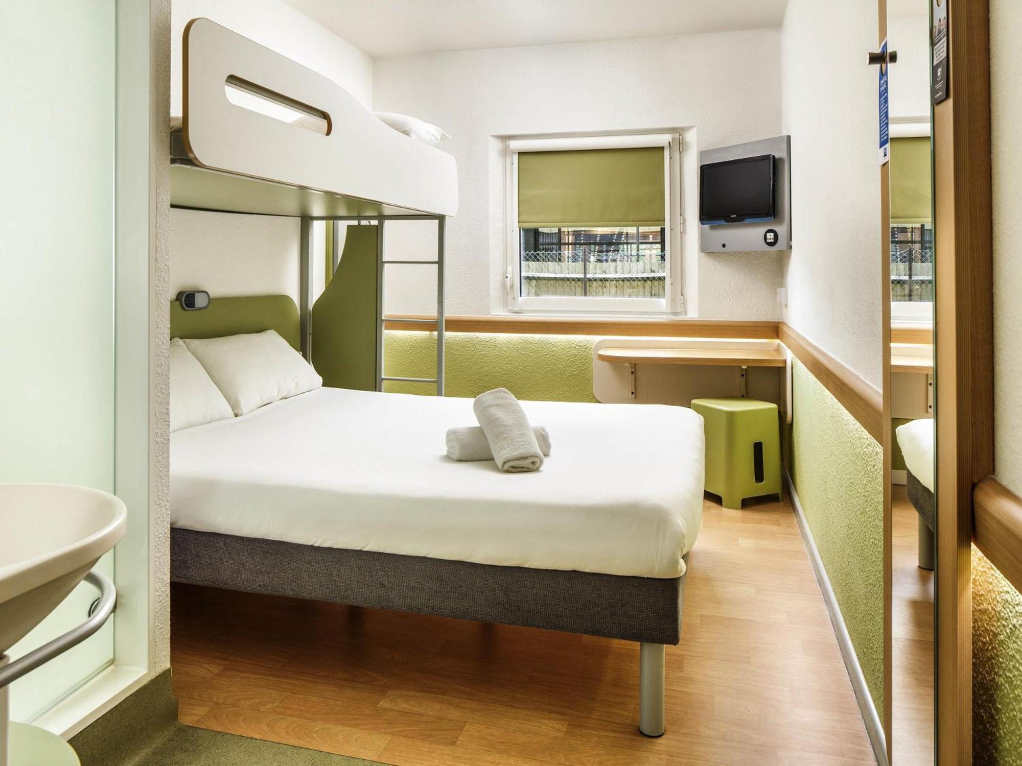 Standard Triple Room,1717075429:JPEG