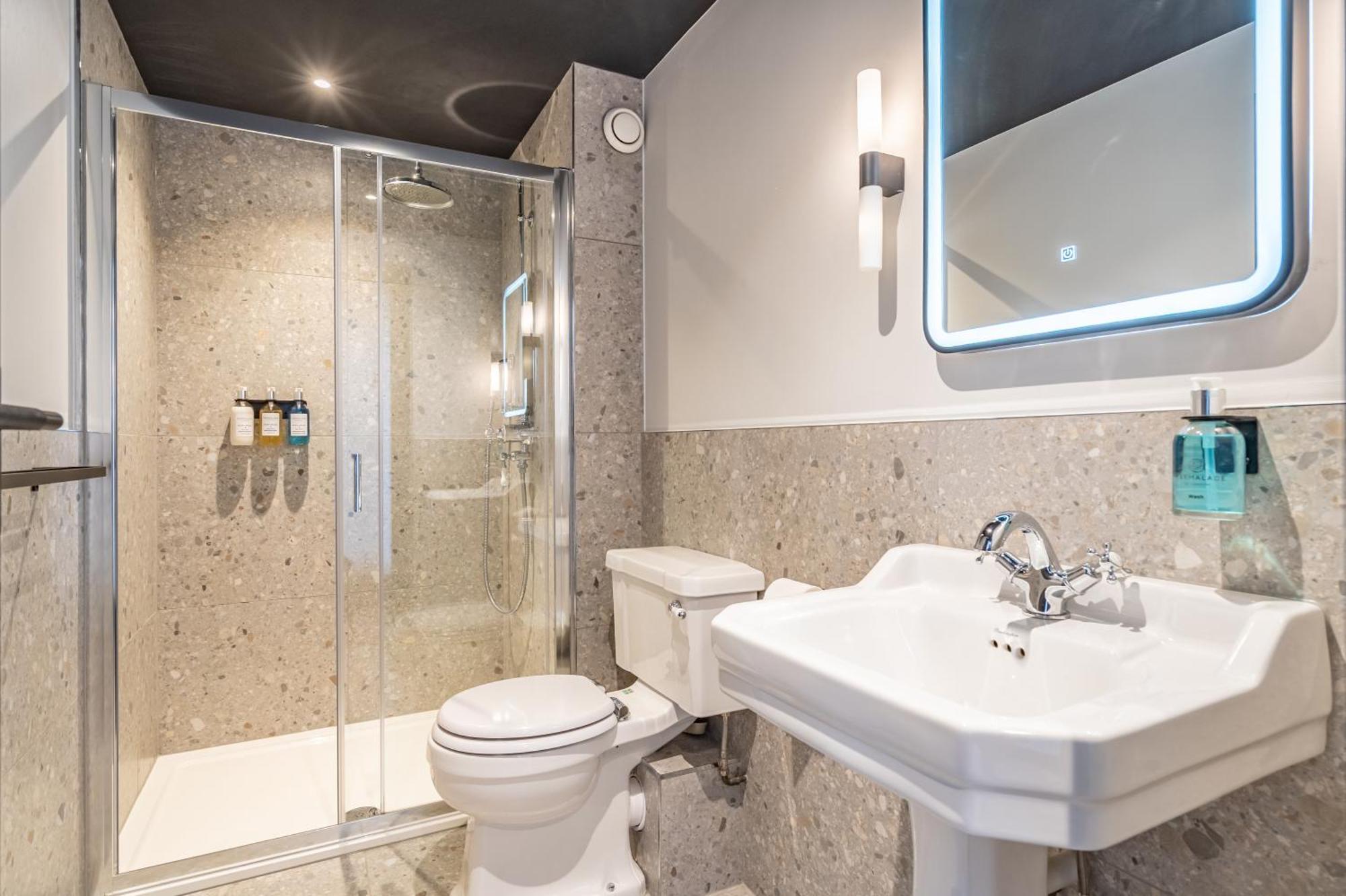 Deluxe Double Room with Bath