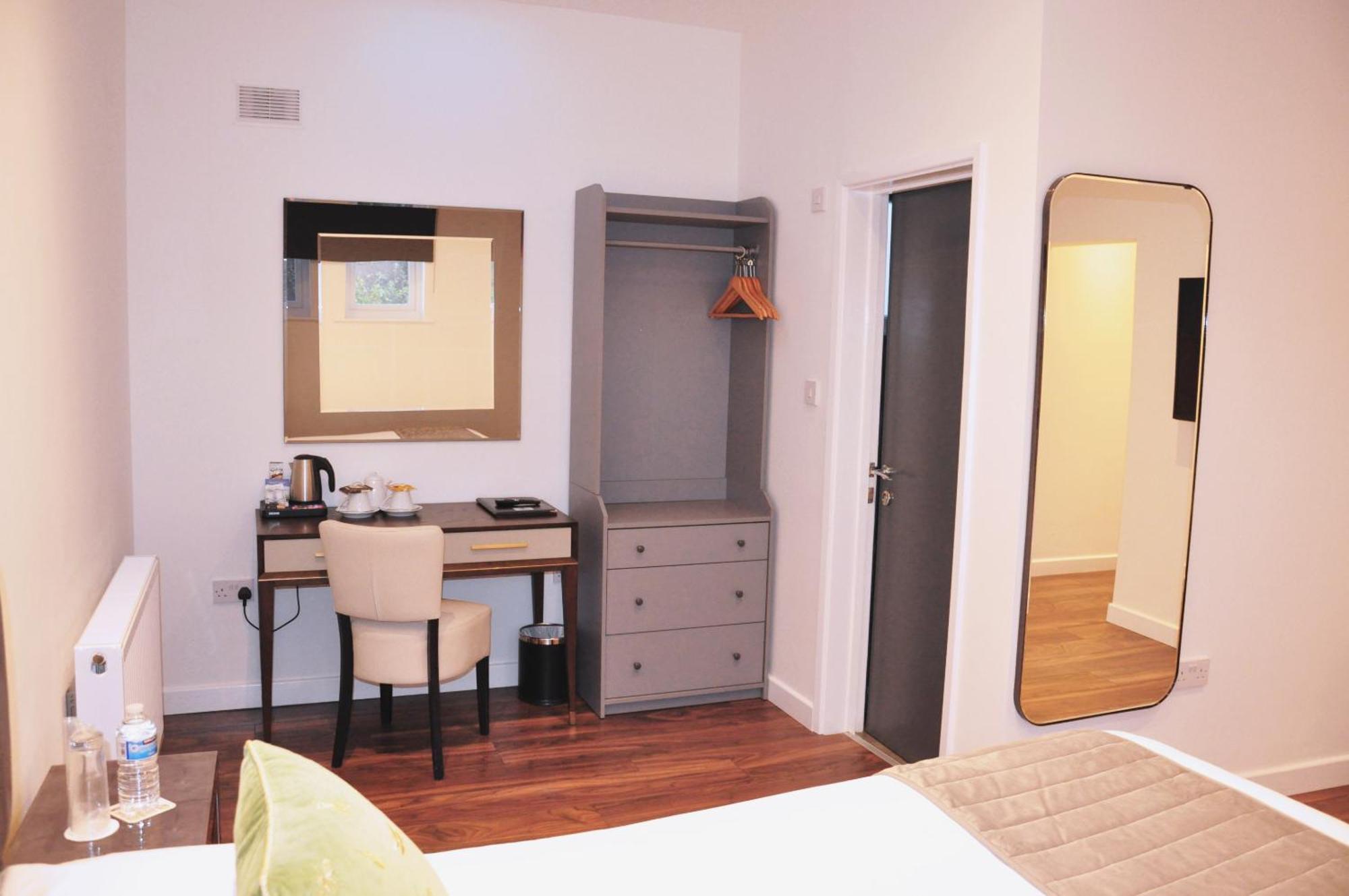 Deluxe Double Room,1722895719:JPEG