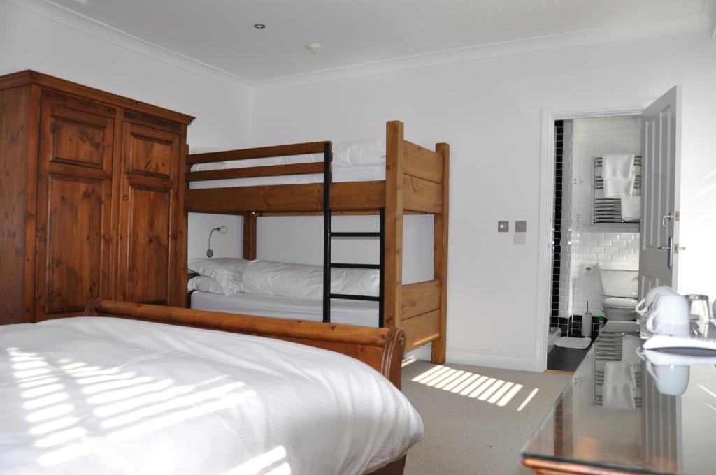 Deluxe Family Room,451025223:JPEG