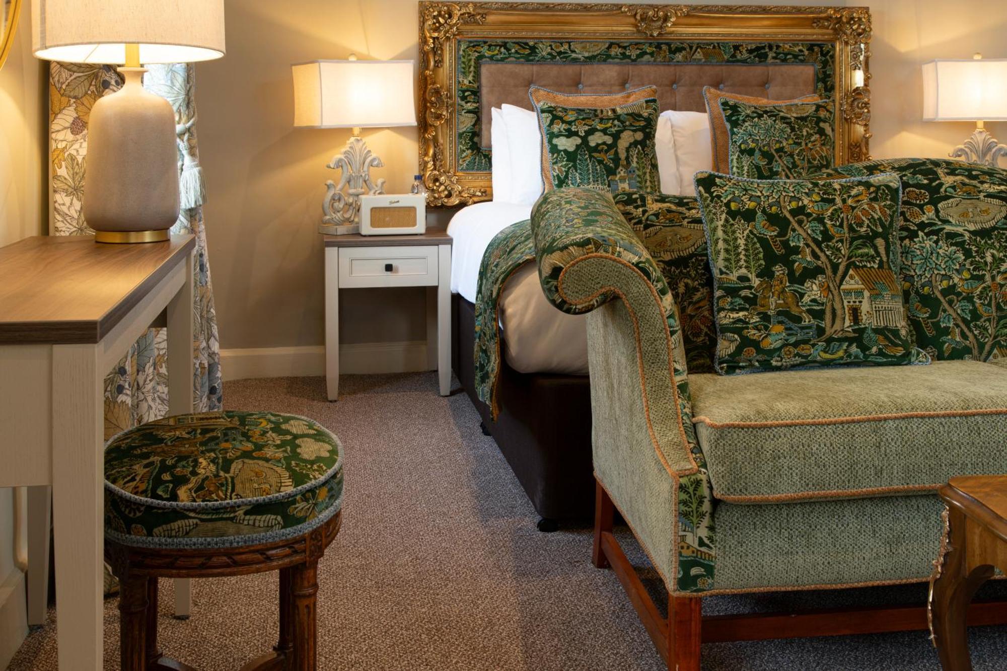Superior King Room,1739419735:JPEG