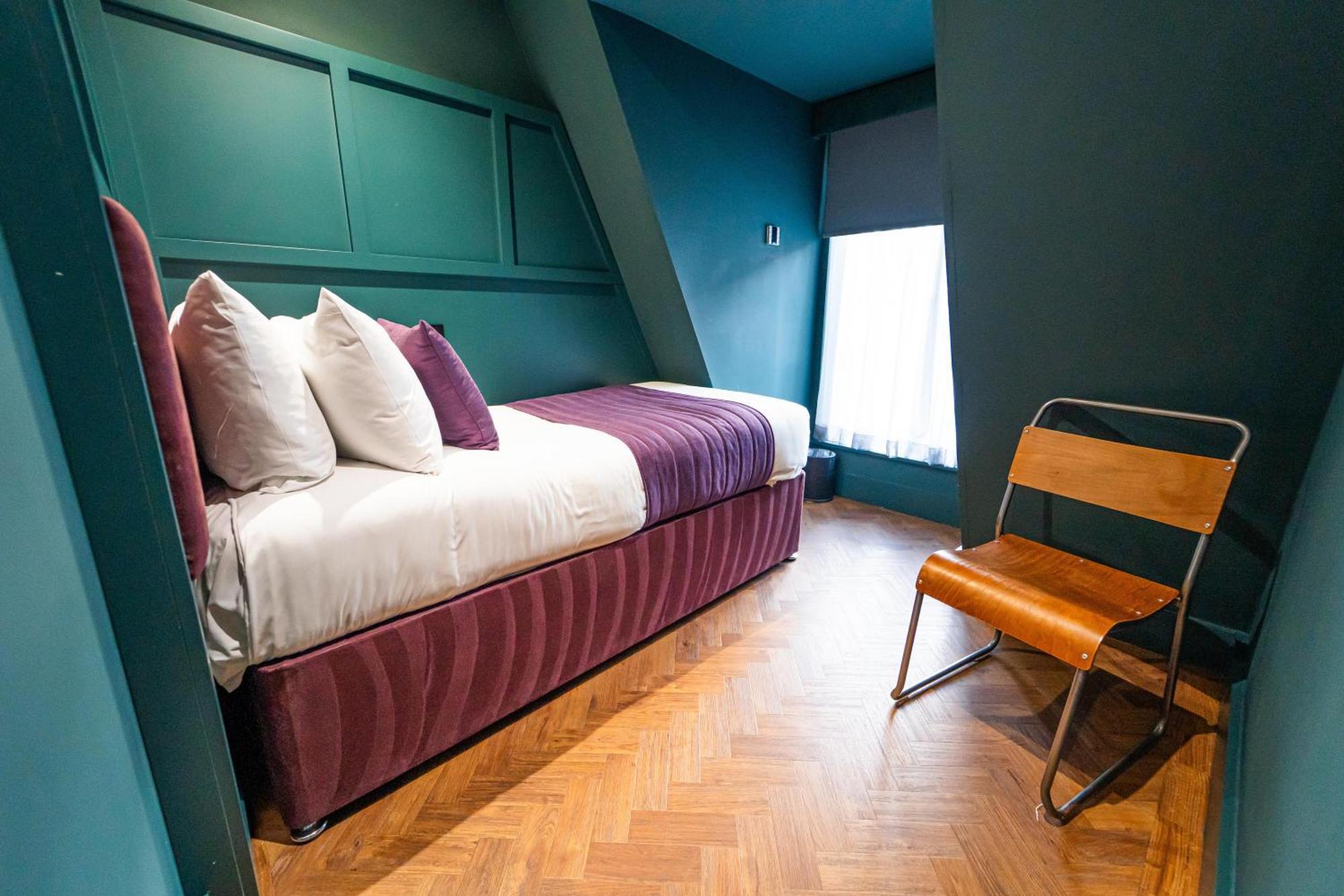 Deluxe Single Room,1739644850:JPEG