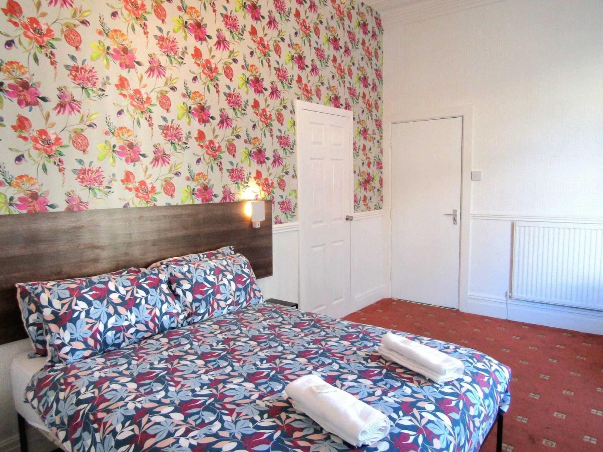 Deluxe Double Room with Shower