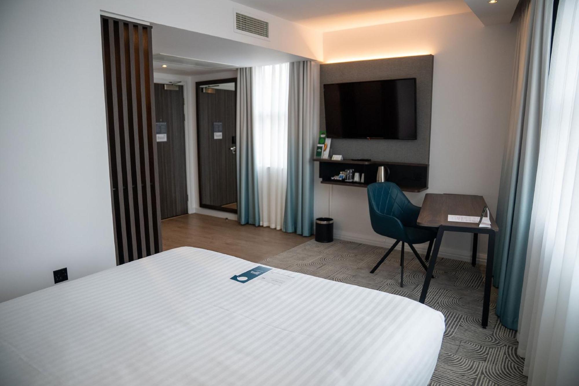Standard Double Room,1742780250:JPEG